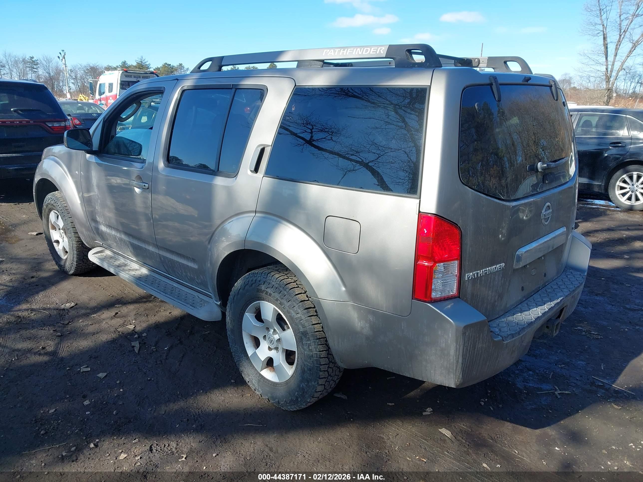 NISSAN PATHFINDER image 3