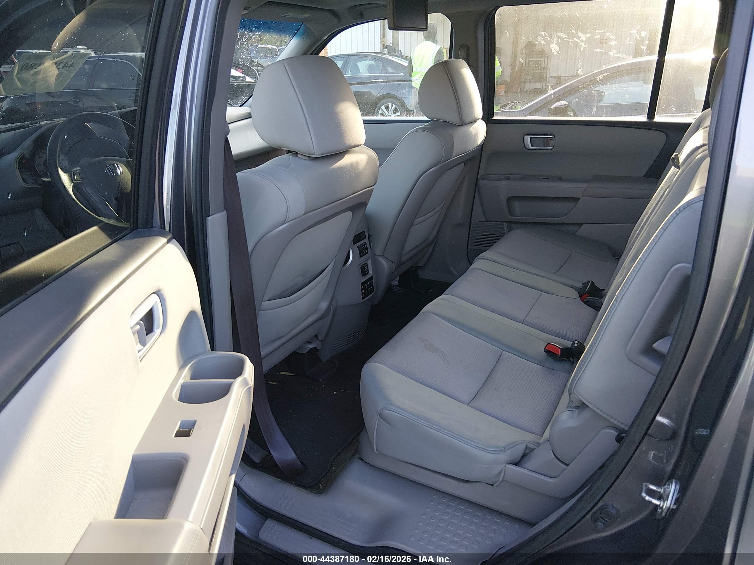 HONDA PILOT image 8