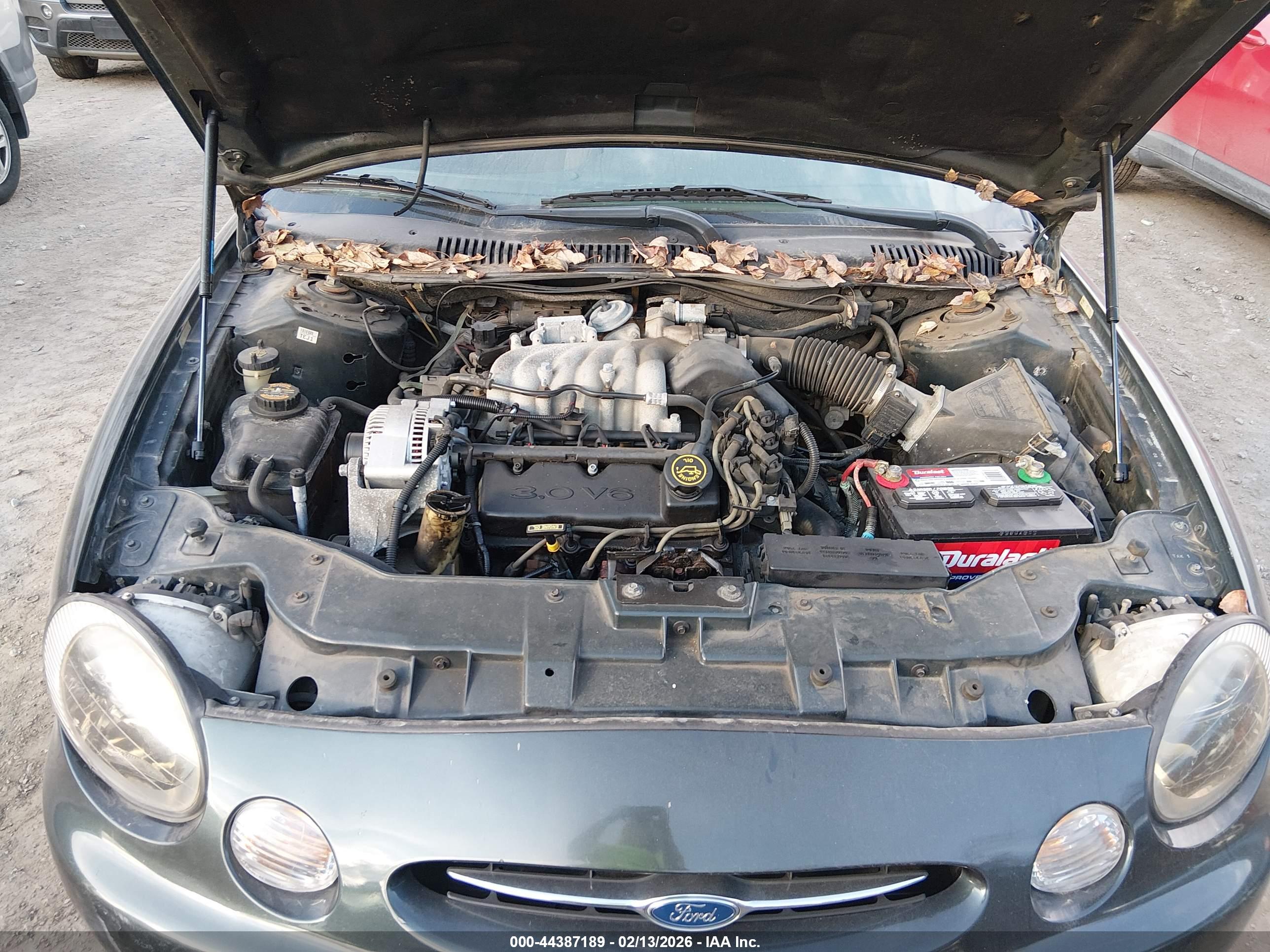 FORD TAURUS image 10