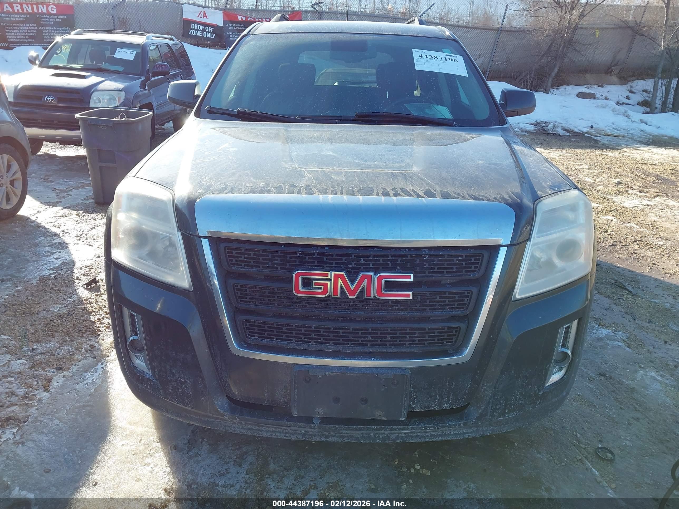 GMC TERRAIN image 6