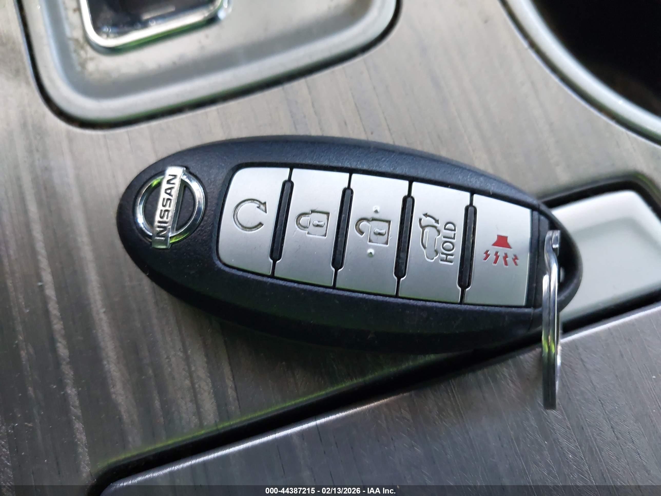 NISSAN MURANO image 11