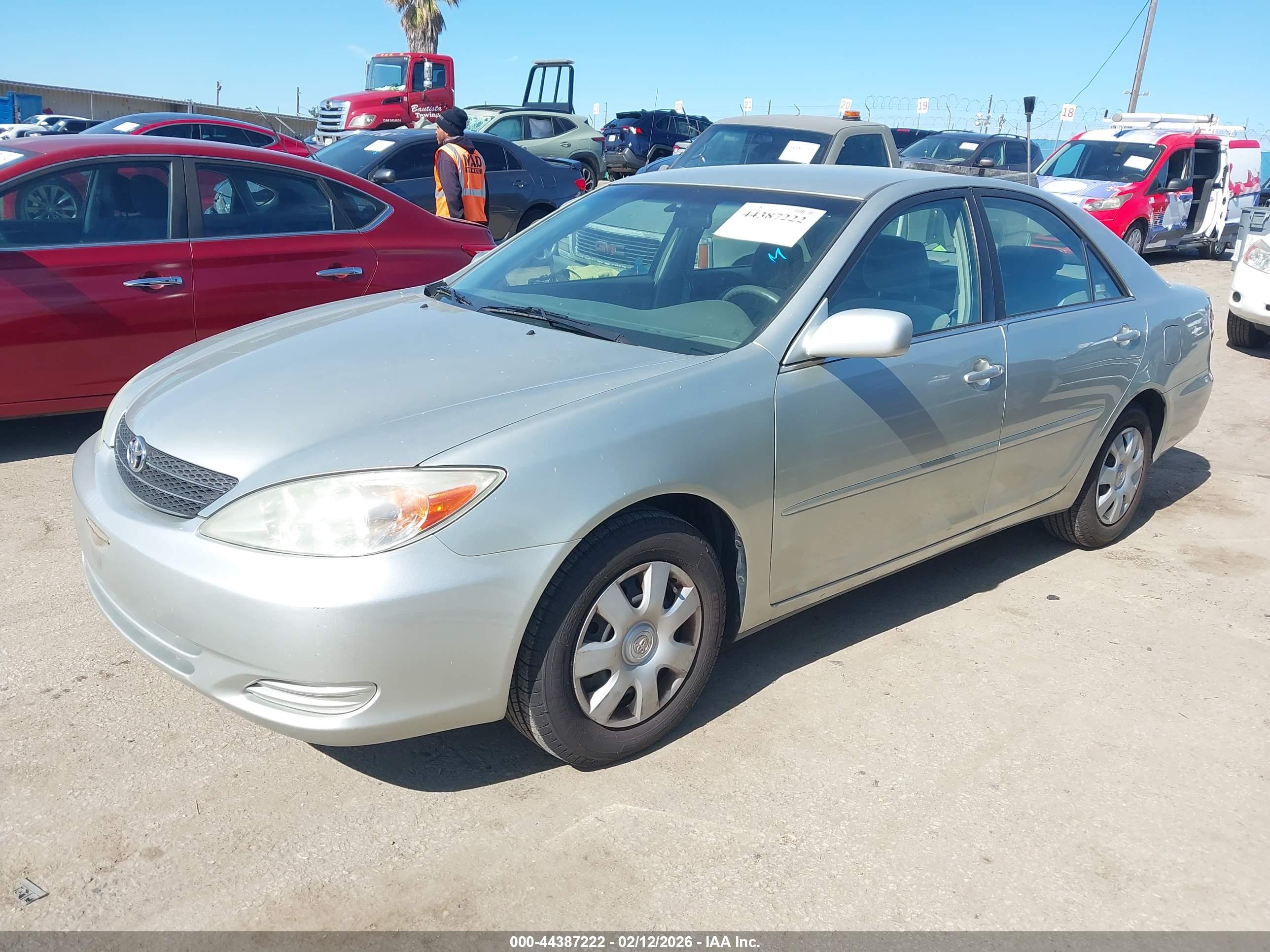TOYOTA CAMRY image 2