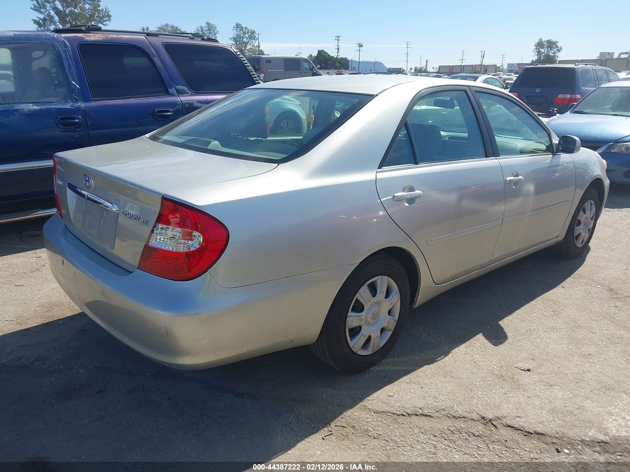 TOYOTA CAMRY image 4