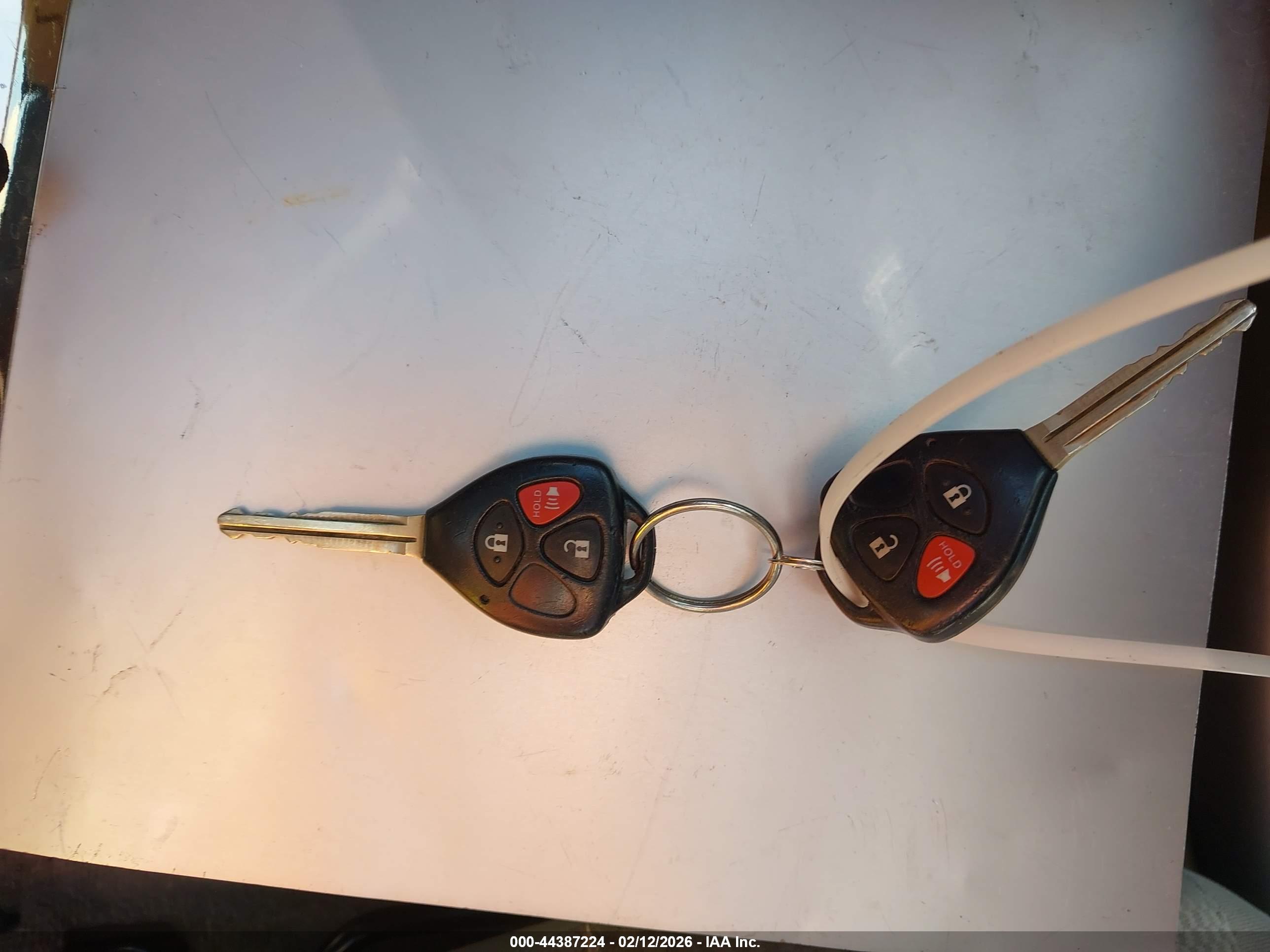 TOYOTA RAV4 image 11
