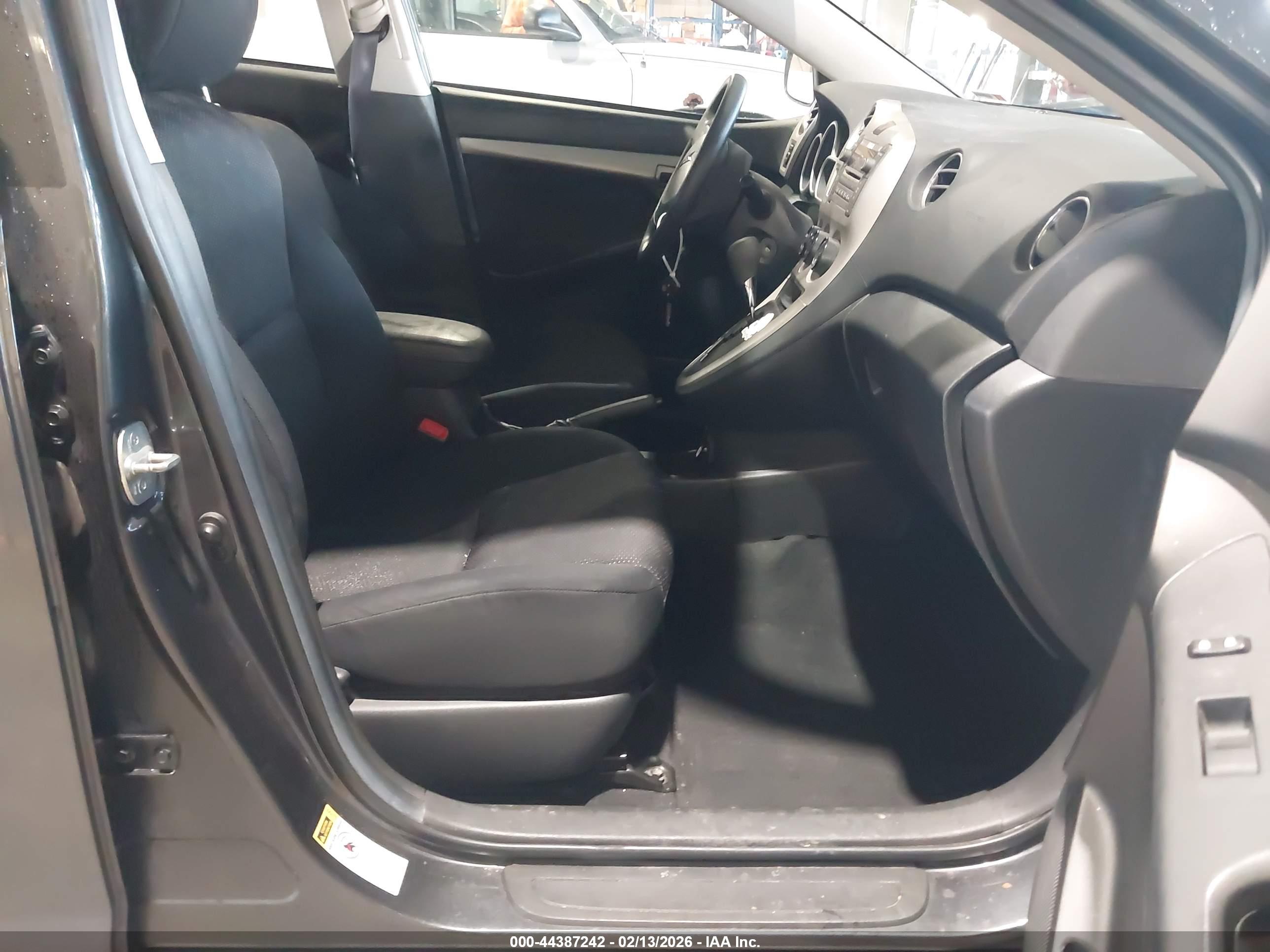 PONTIAC VIBE image 5