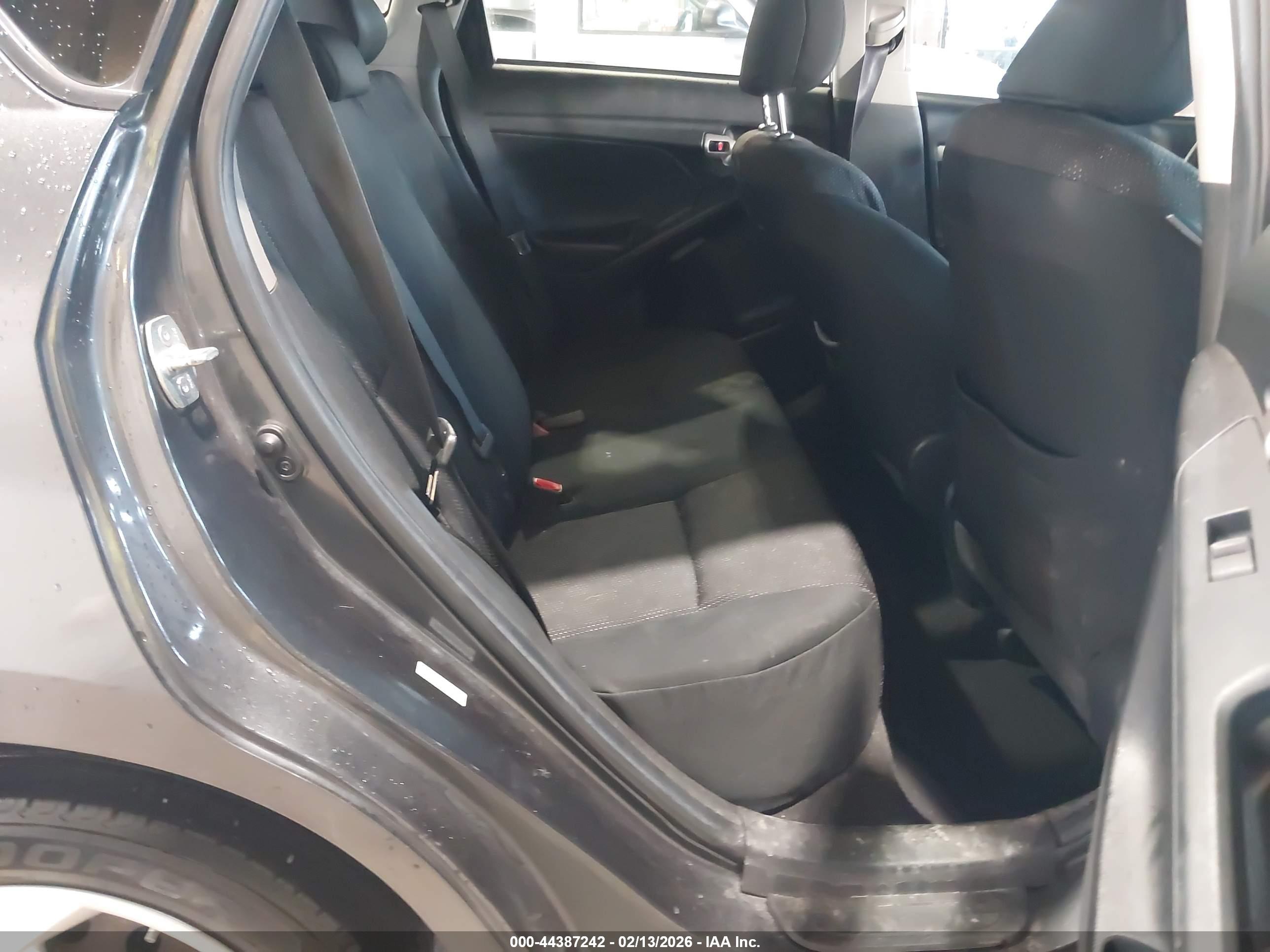 PONTIAC VIBE image 8