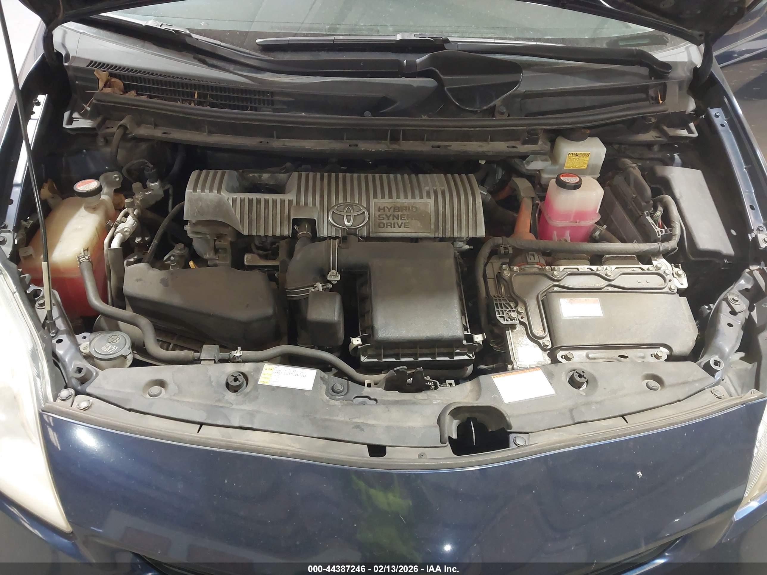 TOYOTA PRIUS image 10