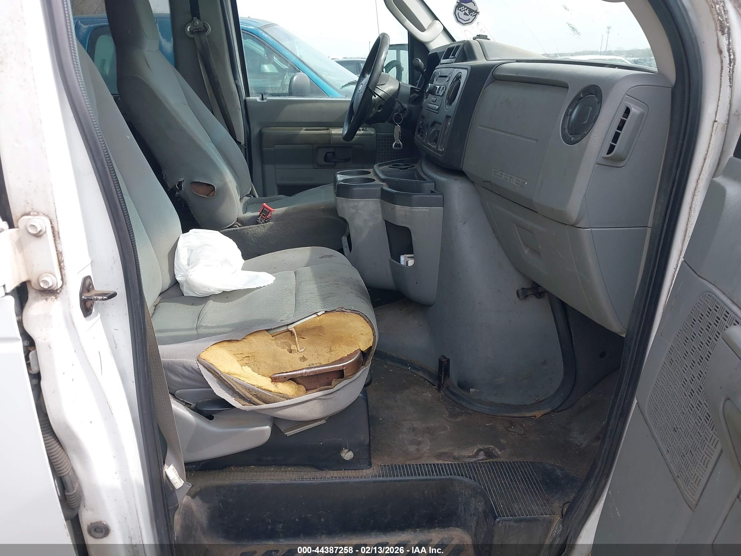 FORD E-350 image 5