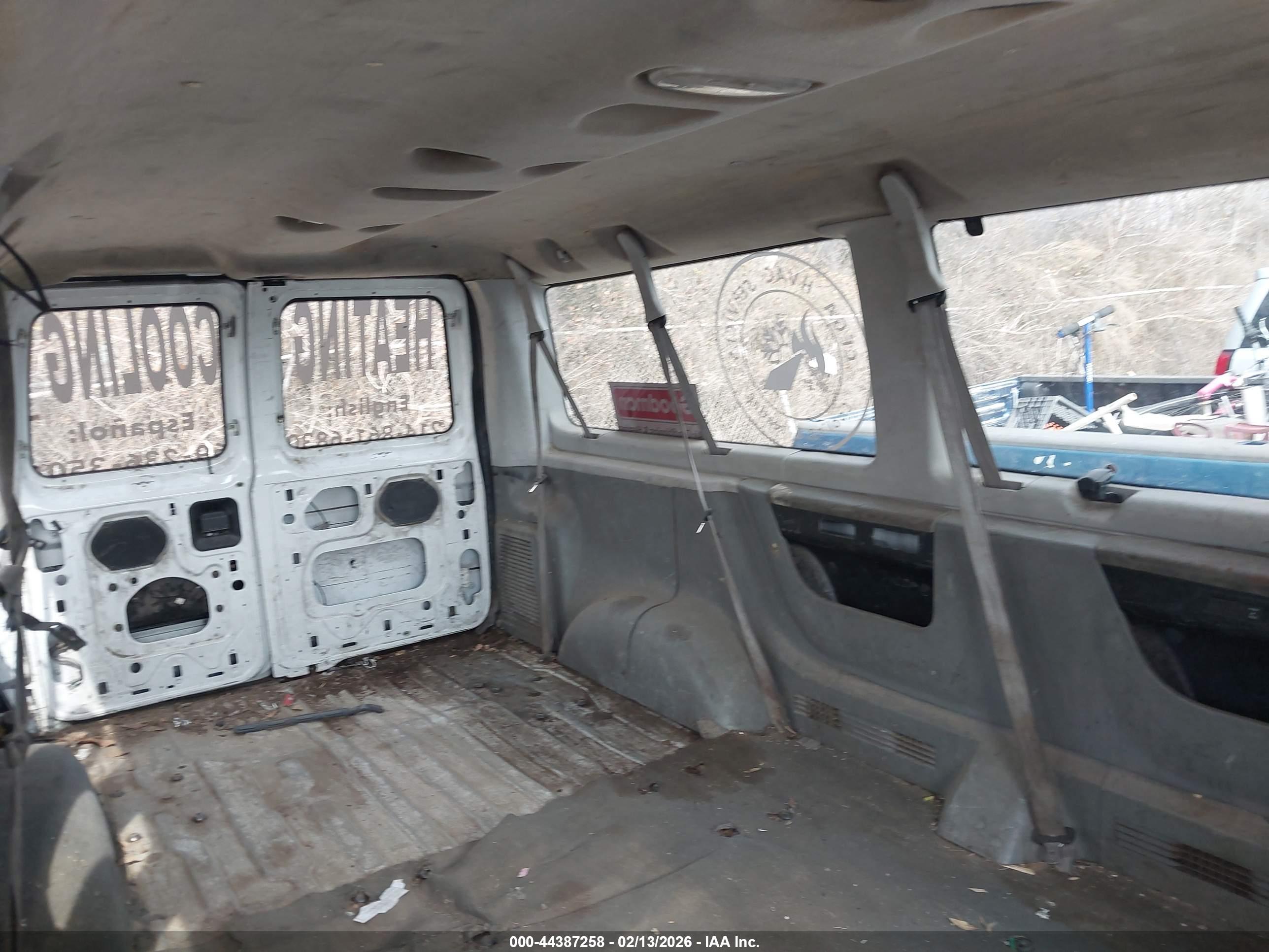 FORD E-350 image 8