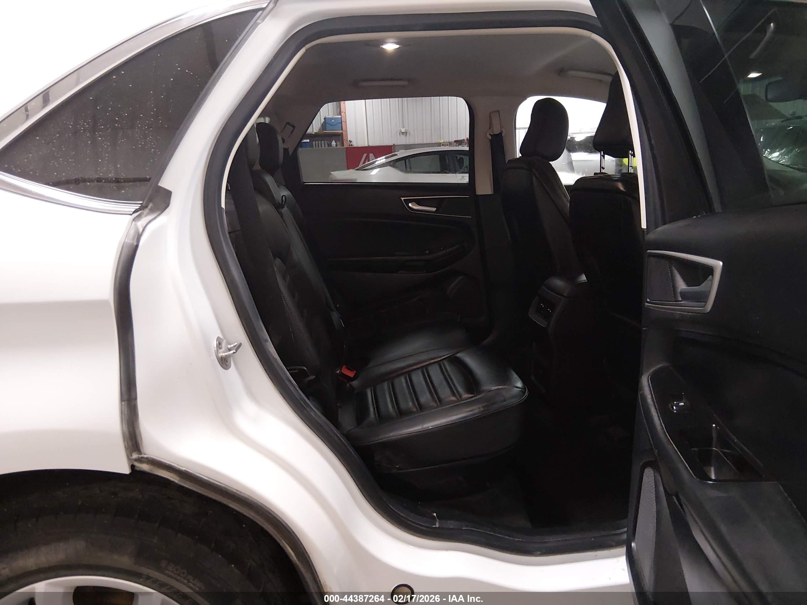 FORD EDGE image 8