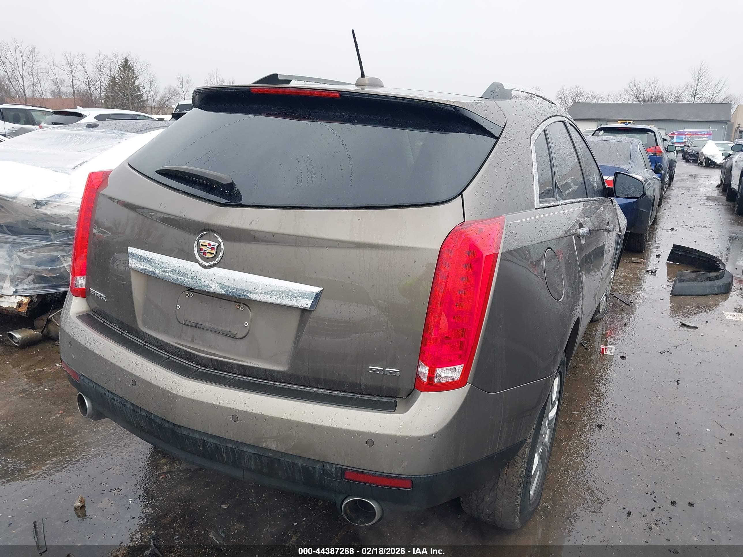 CADILLAC SRX image 4