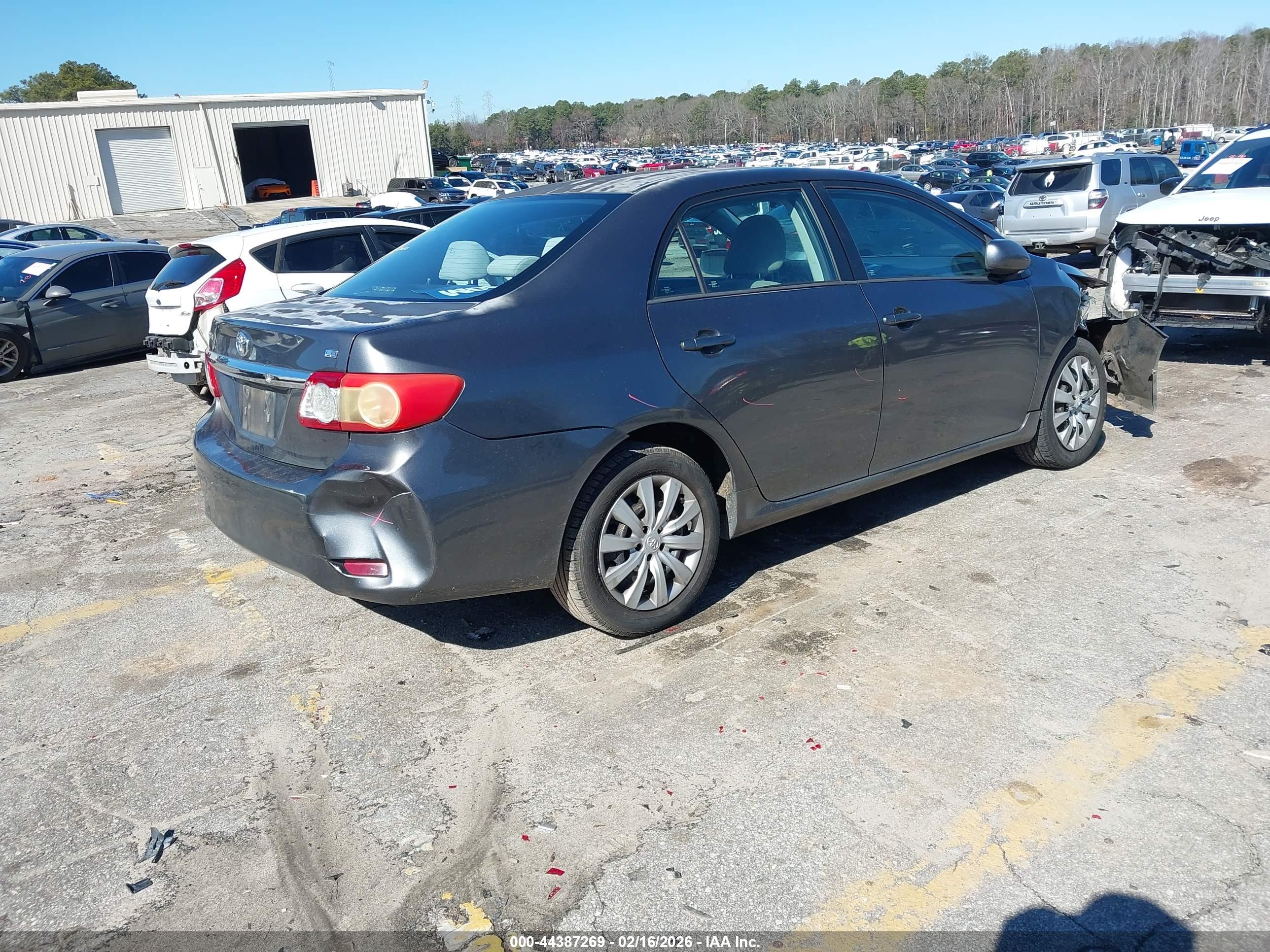 TOYOTA COROLLA image 4