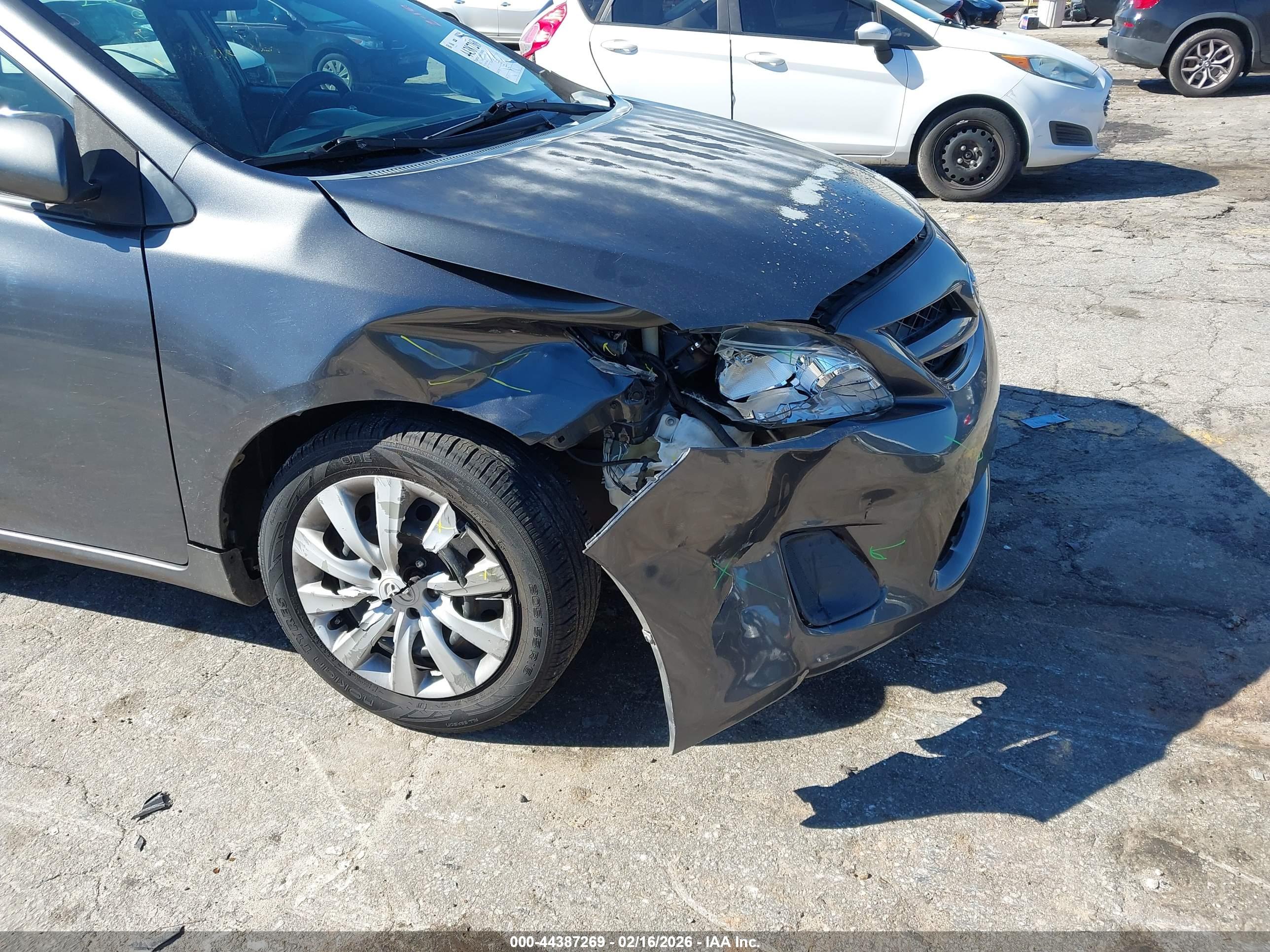 TOYOTA COROLLA image 6