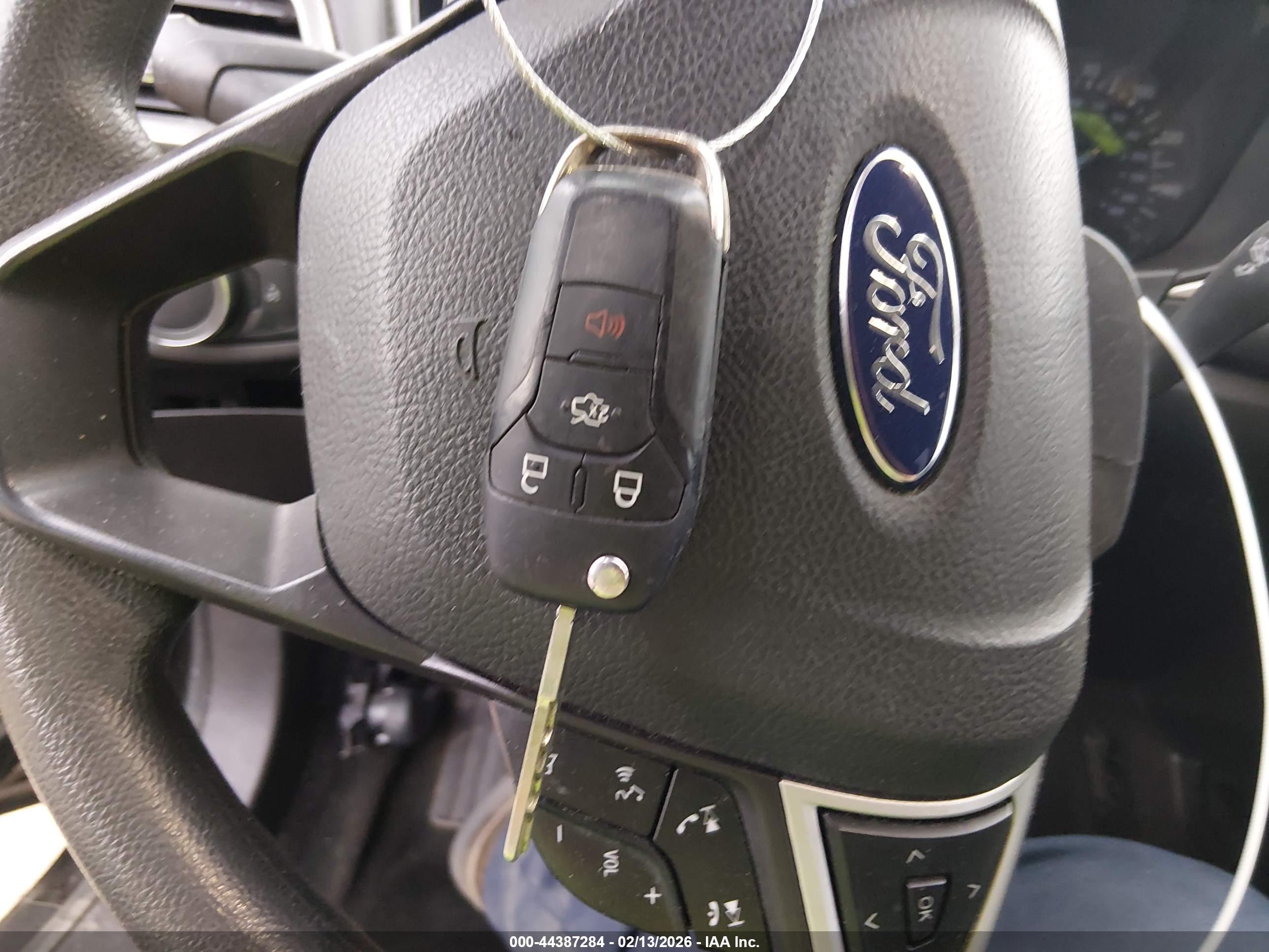 FORD FUSION image 11