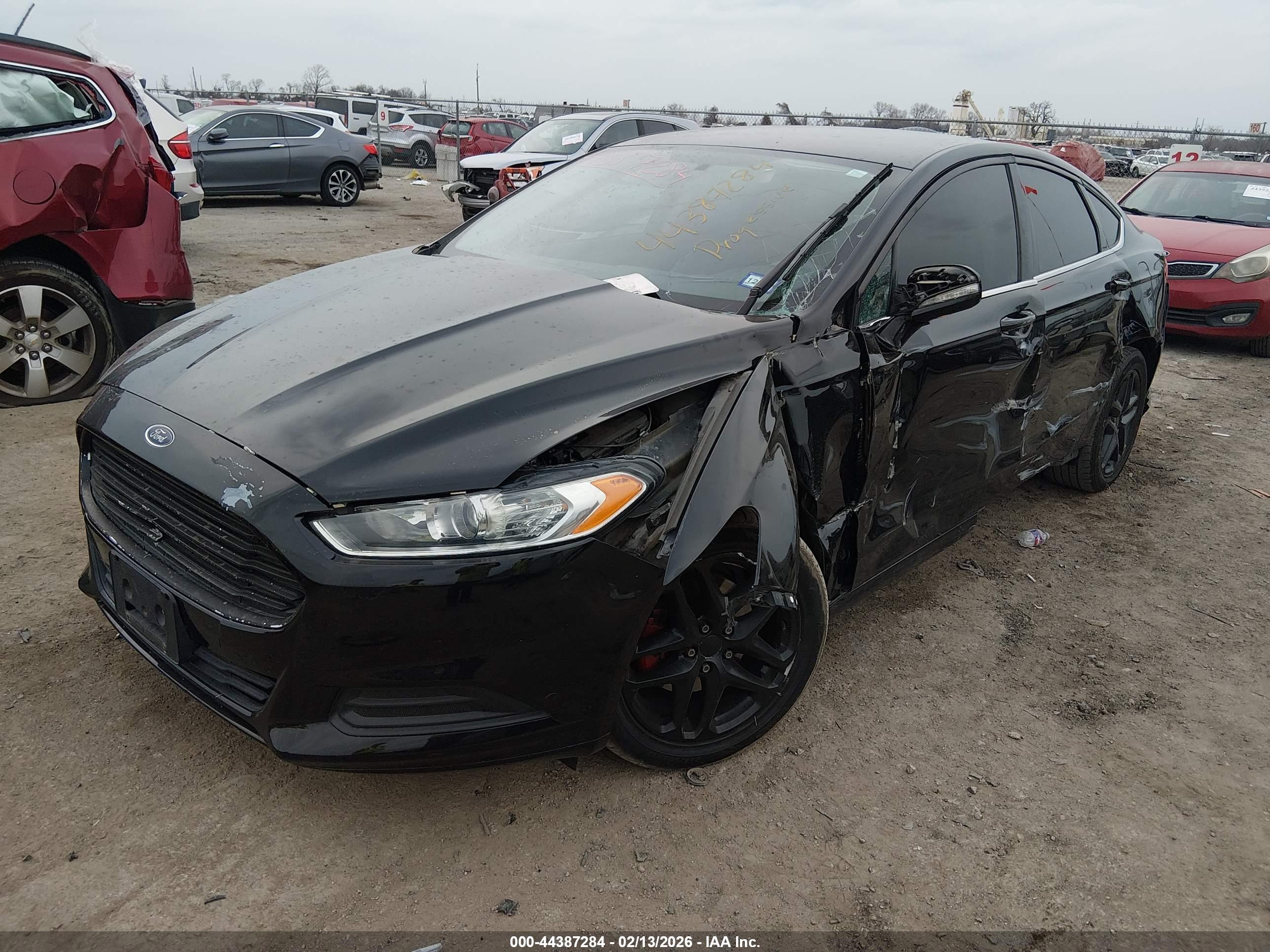 FORD FUSION image 2