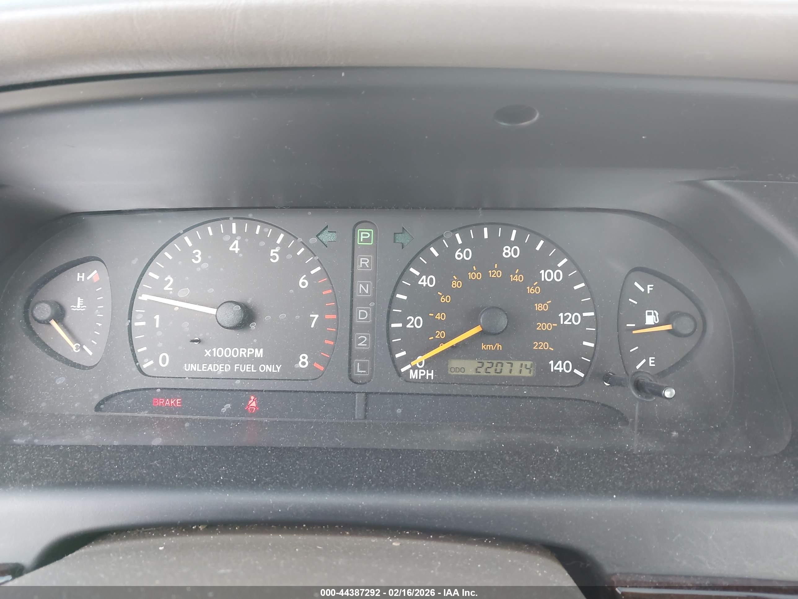 TOYOTA AVALON image 7