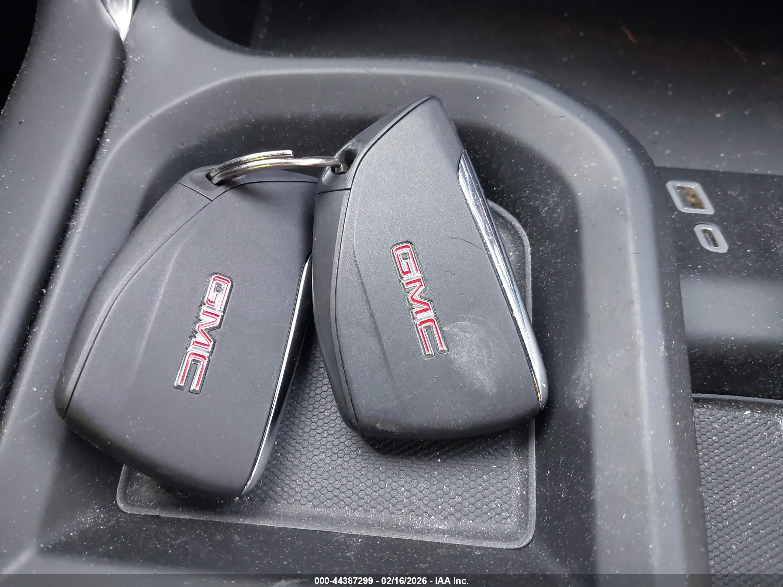 GMC SIERRA image 11