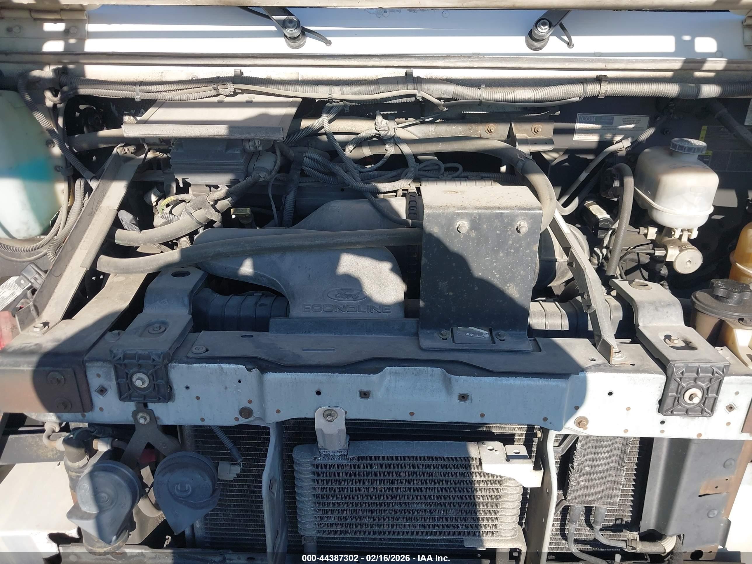 FORD E-450 image 10