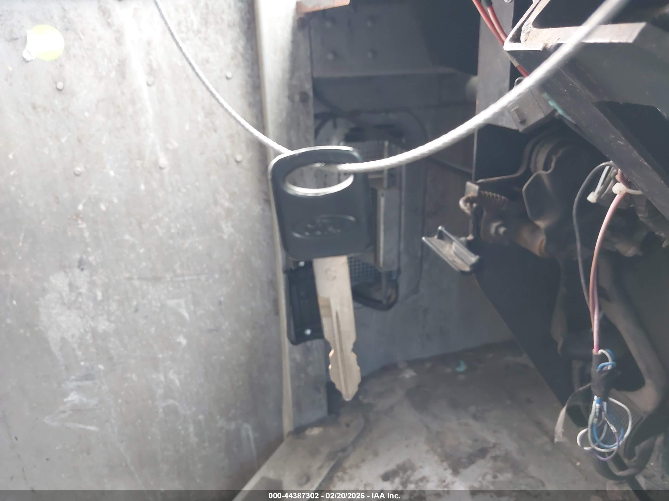 FORD E-450 image 11