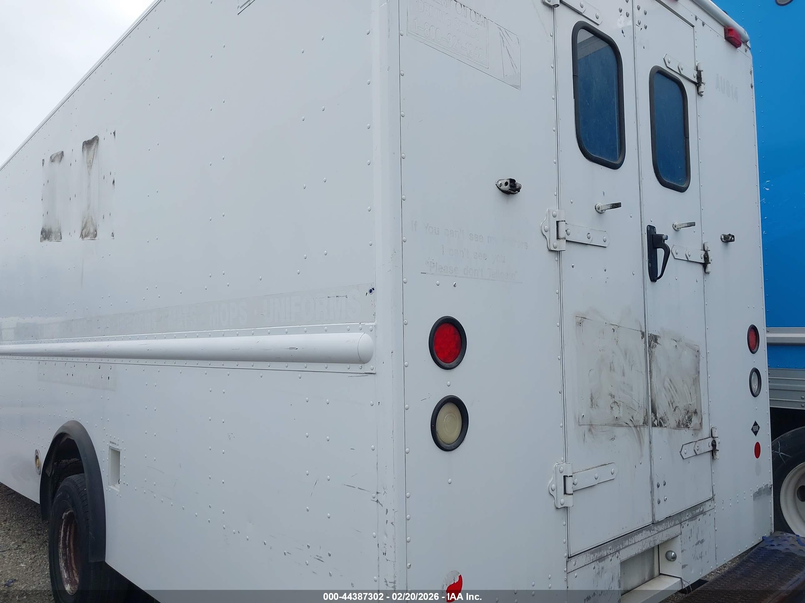 FORD E-450 image 3