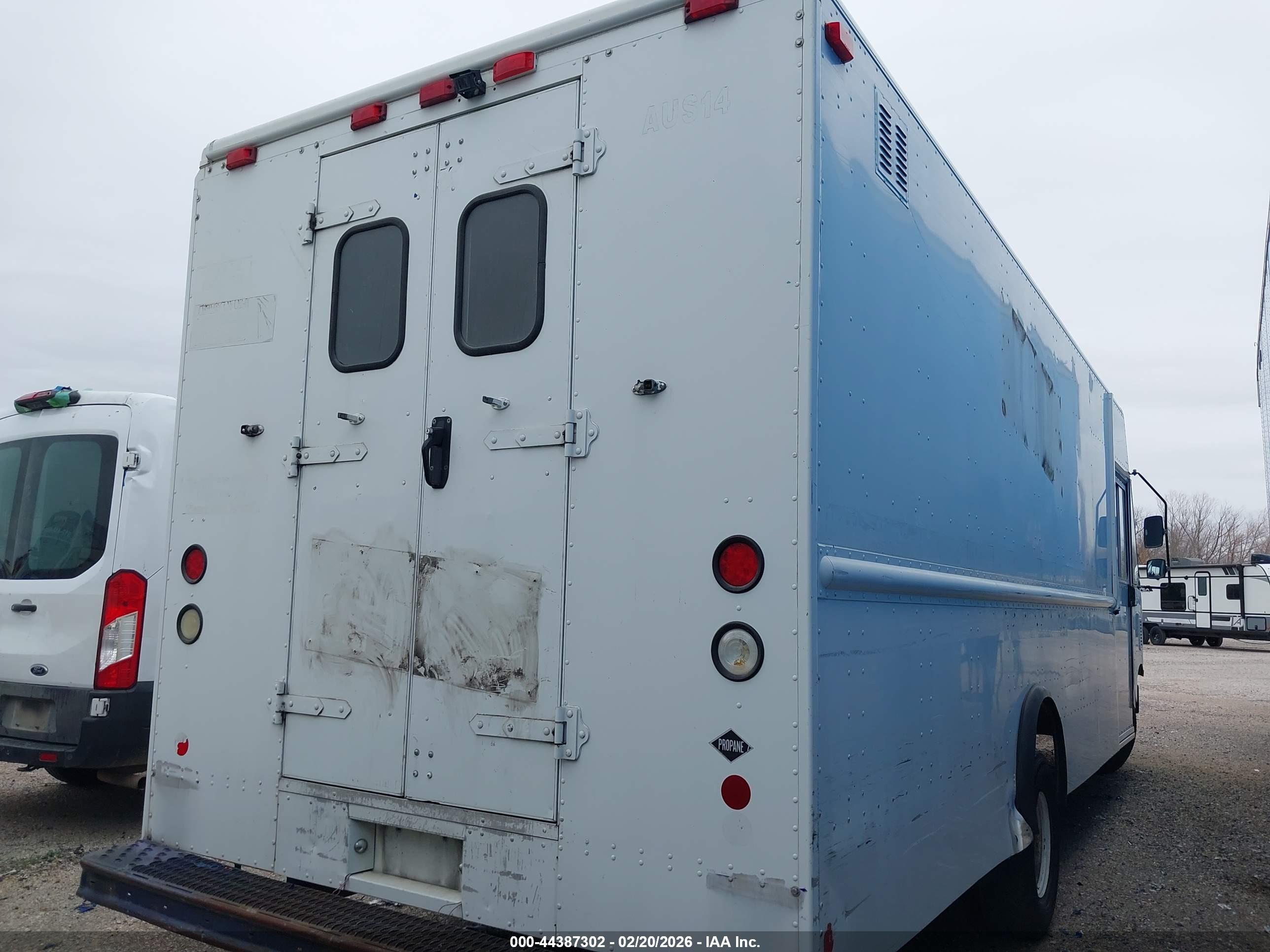 FORD E-450 image 4