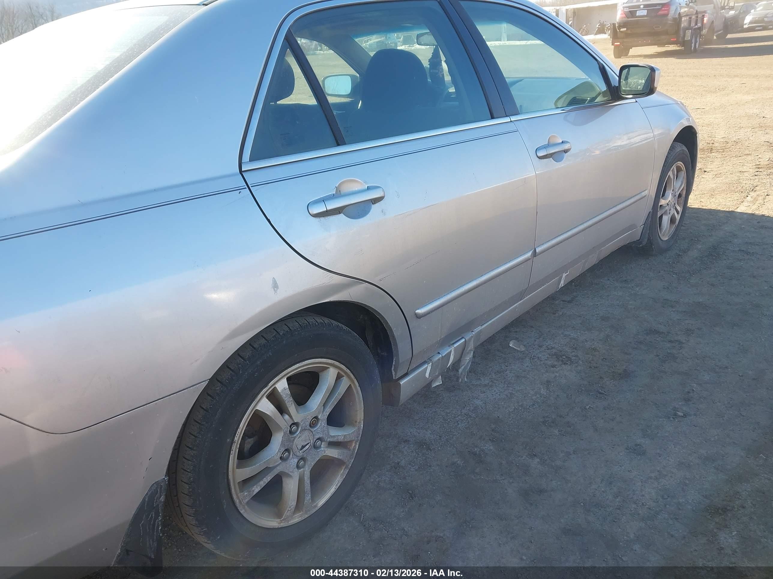 HONDA ACCORD image 6