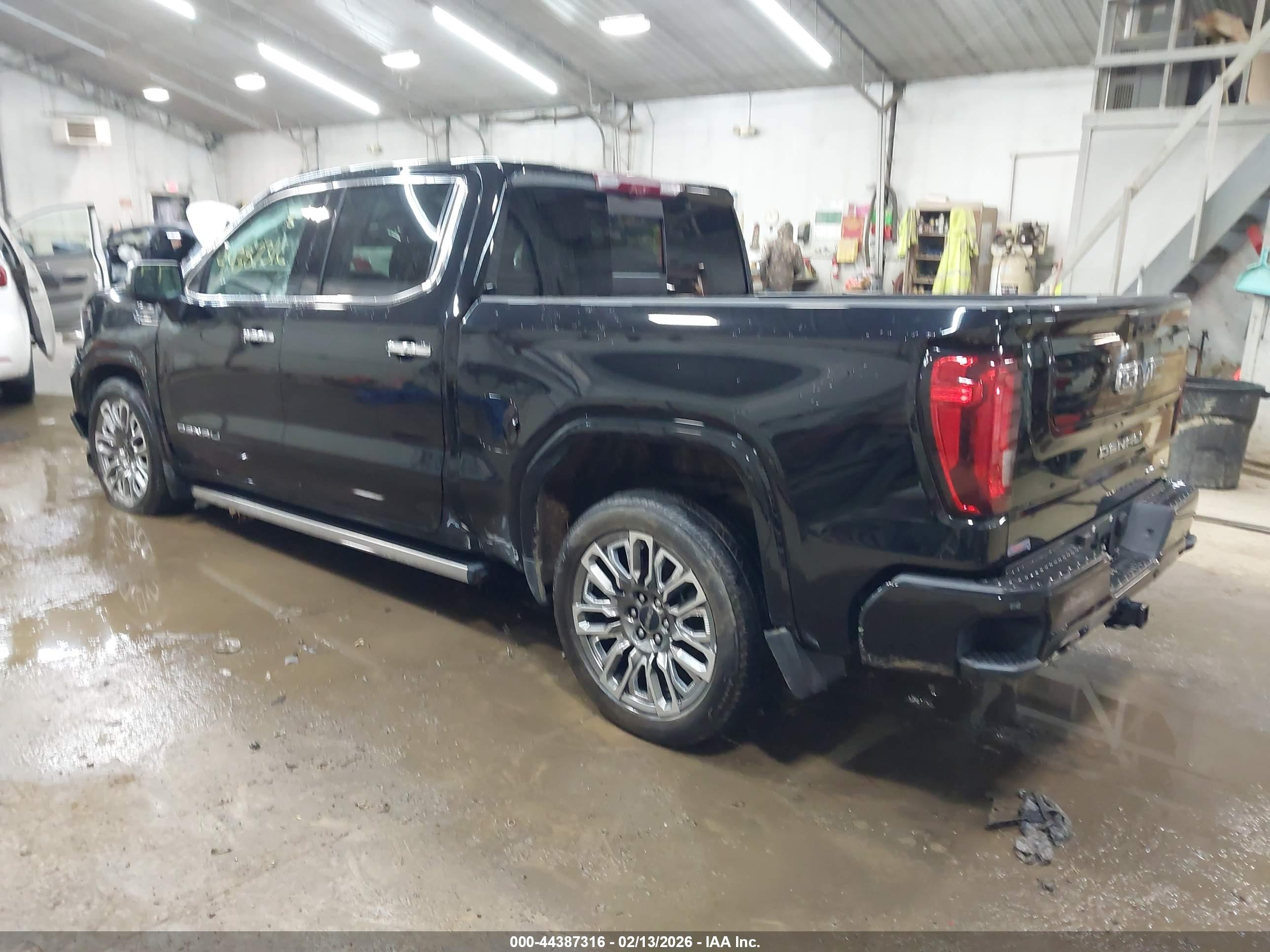 GMC SIERRA image 3