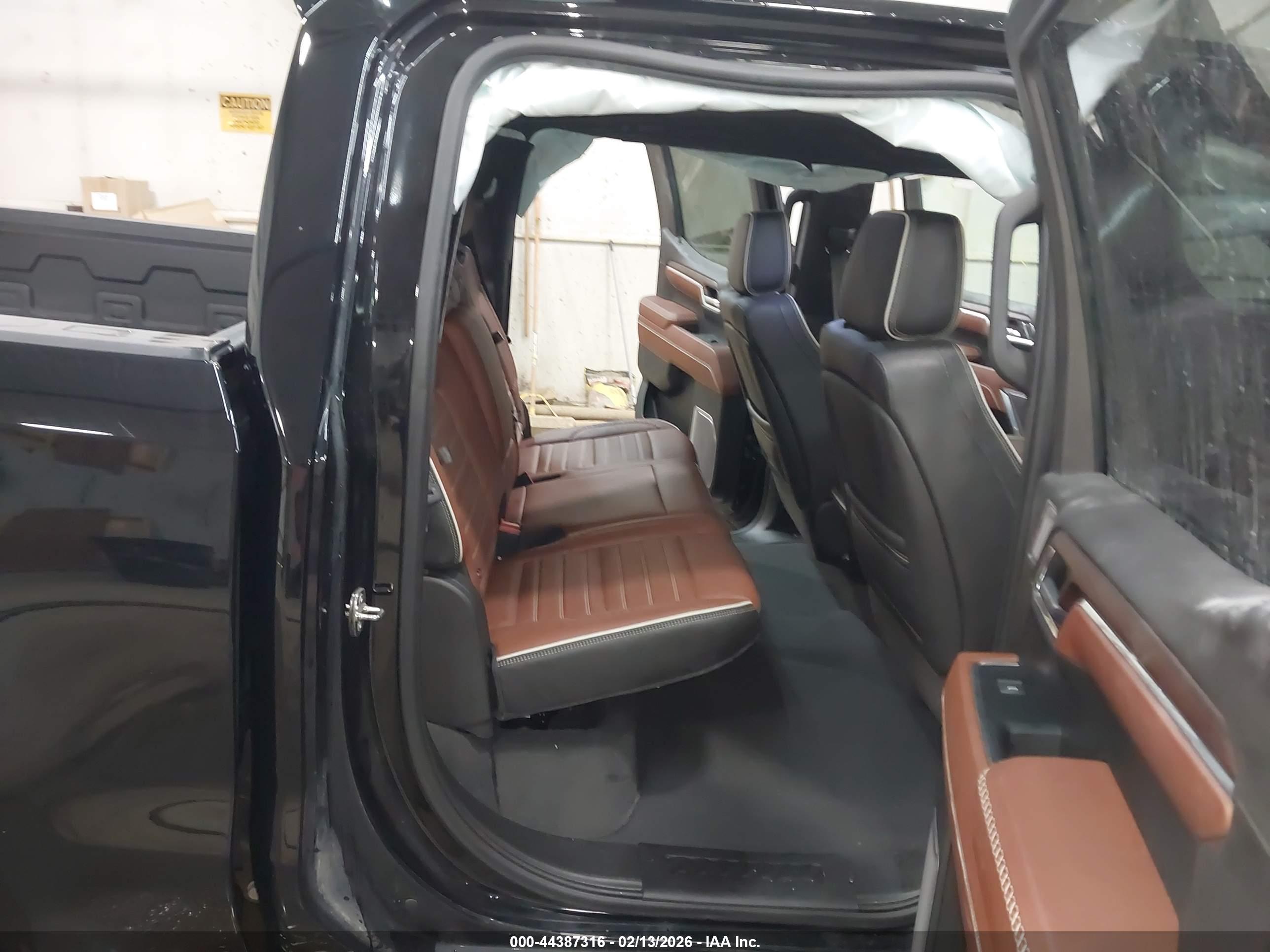 GMC SIERRA image 8