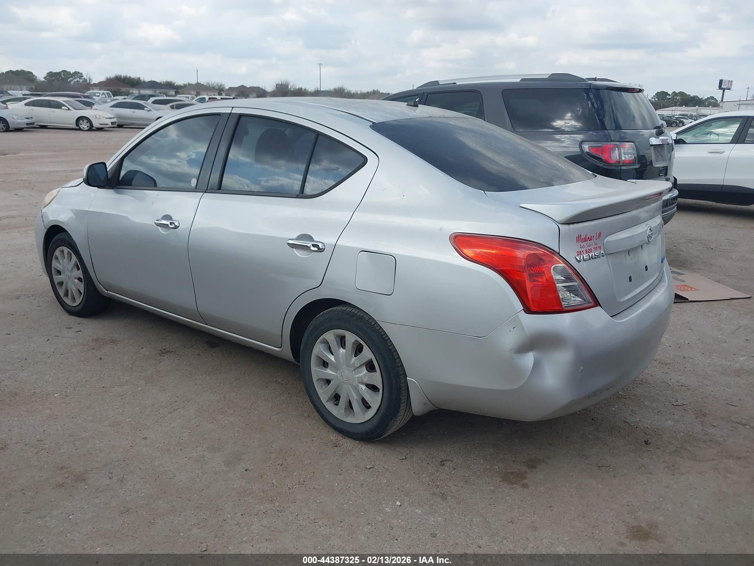 NISSAN VERSA image 3
