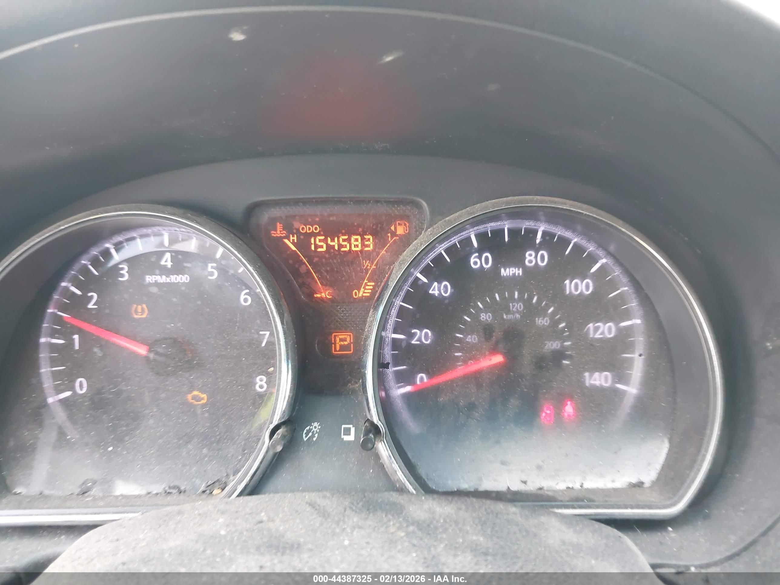 NISSAN VERSA image 7