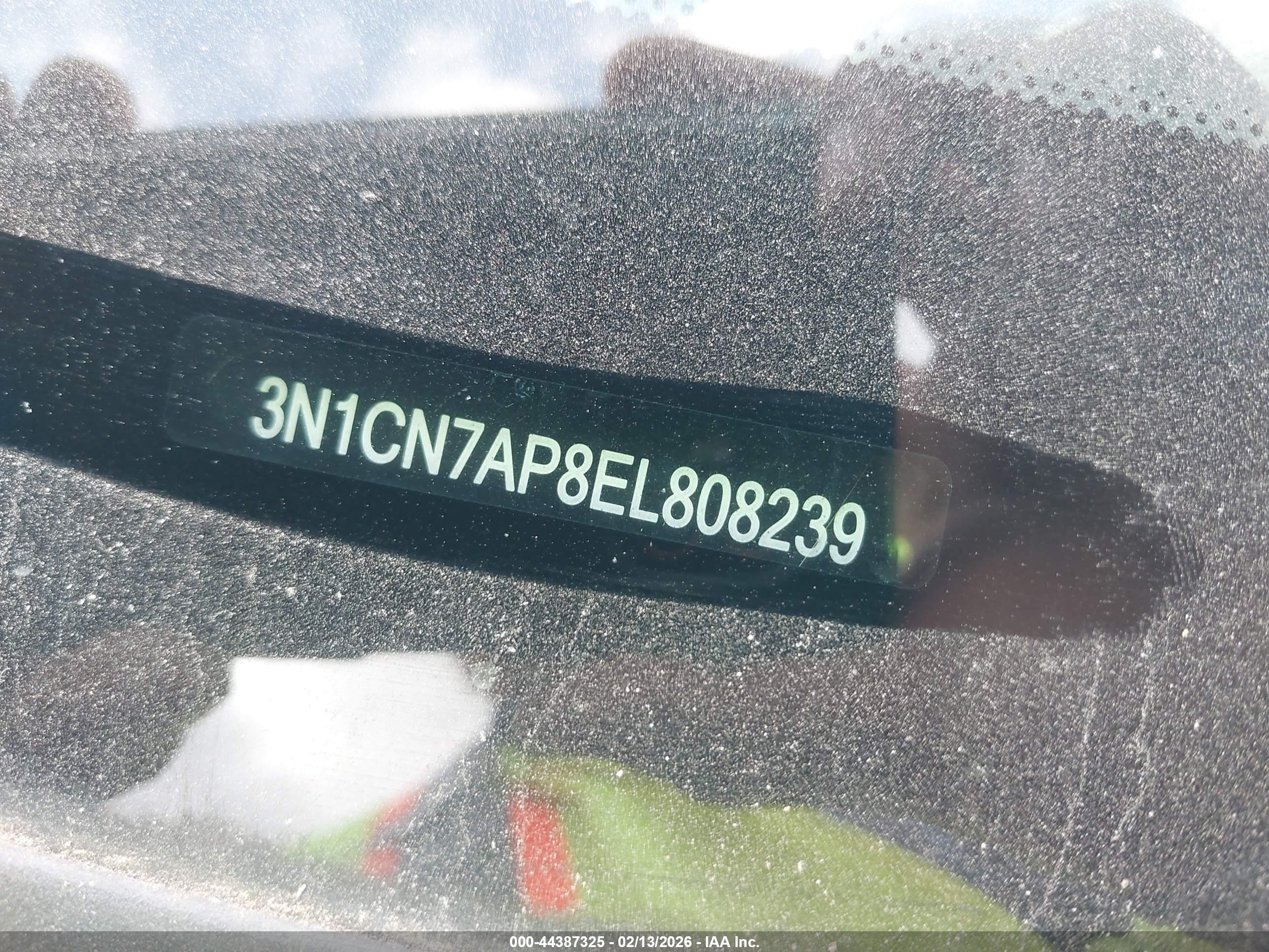 NISSAN VERSA image 9
