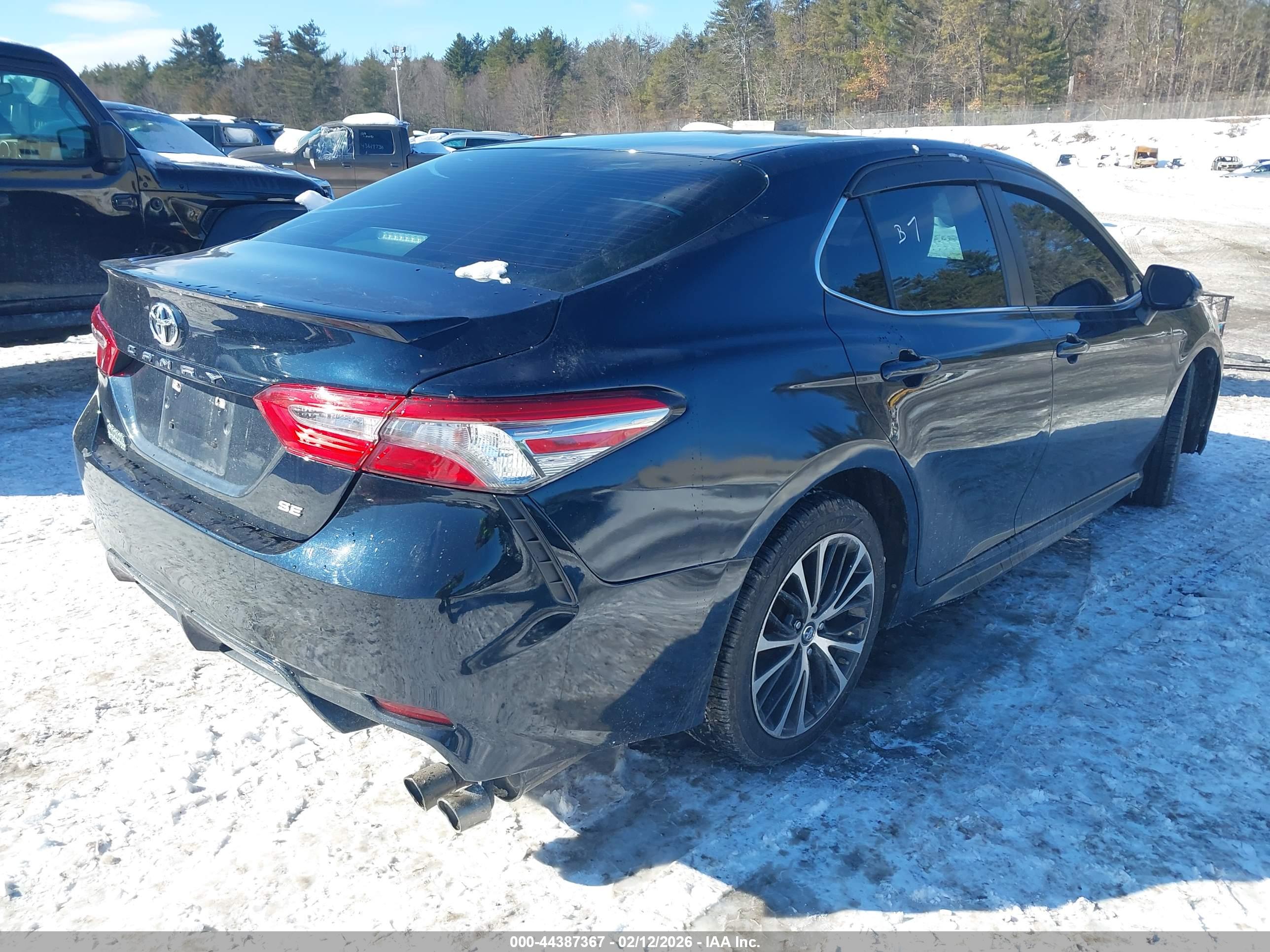 TOYOTA CAMRY image 4