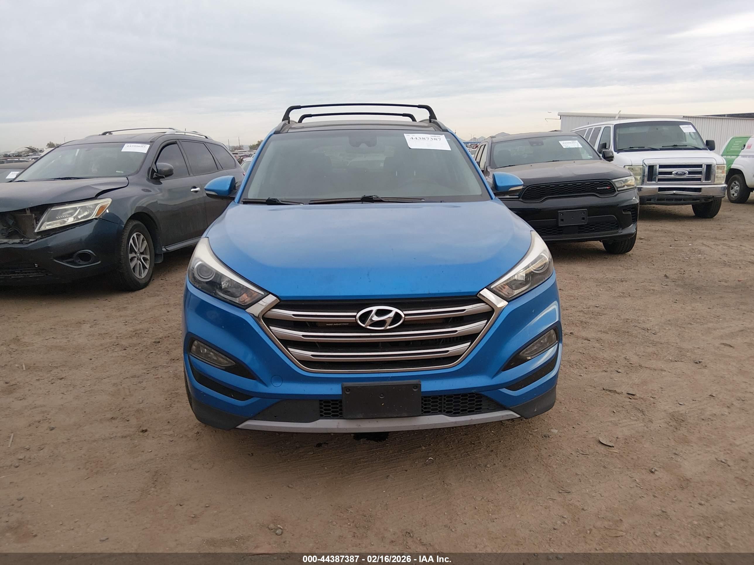 HYUNDAI TUCSON image 6