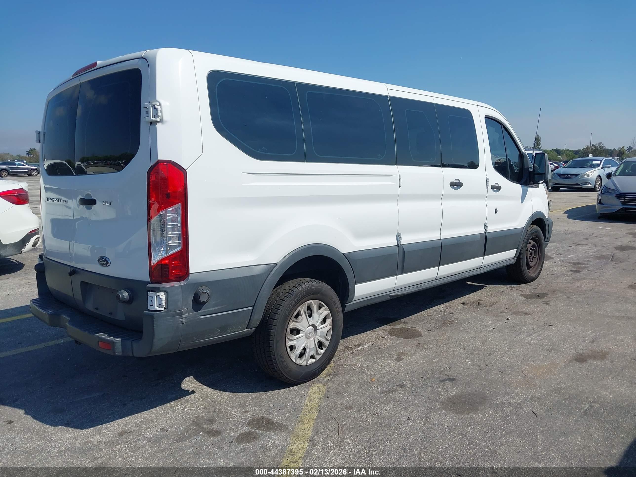 FORD TRANSIT-350 image 4
