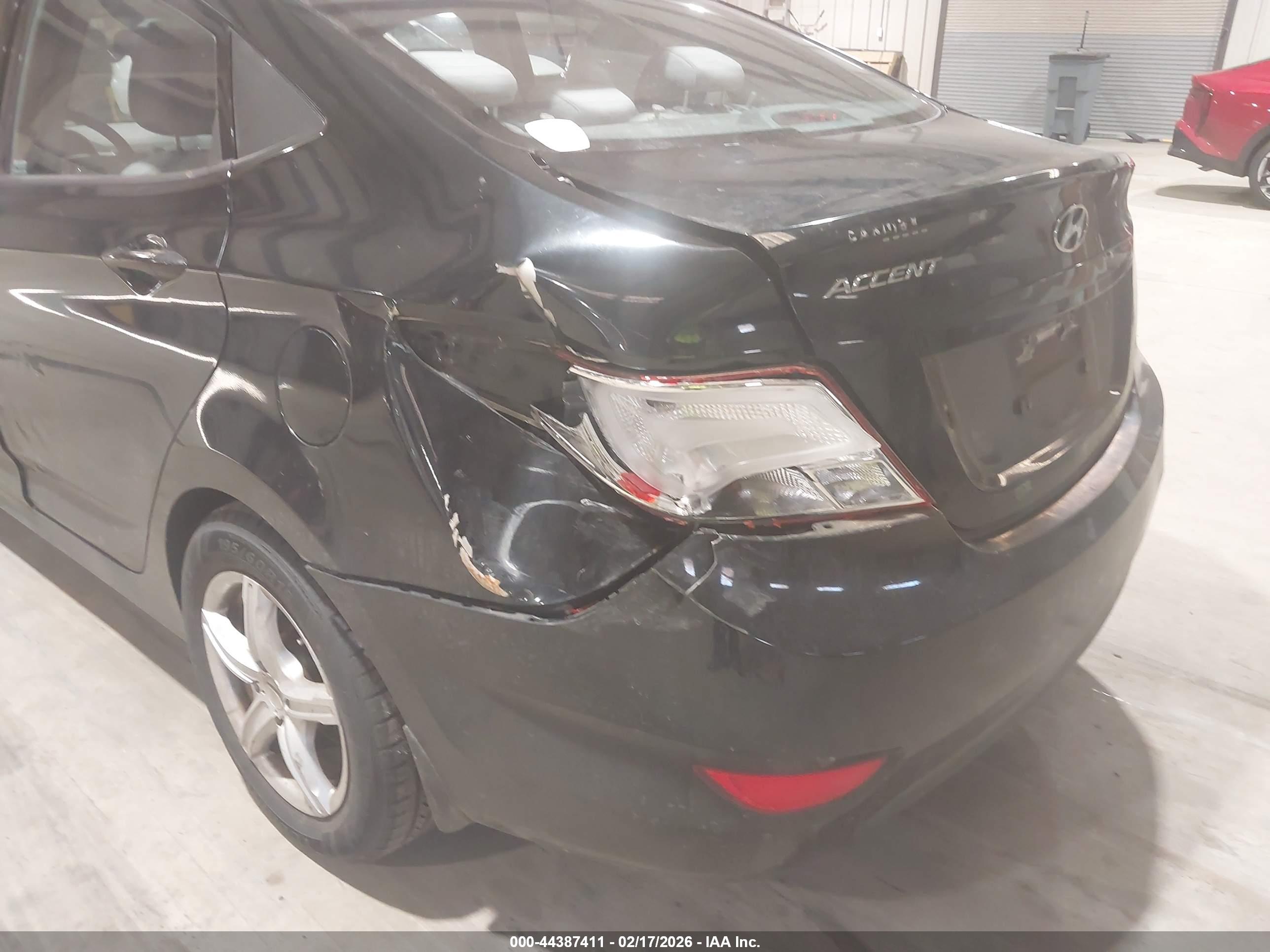 HYUNDAI ACCENT image 6