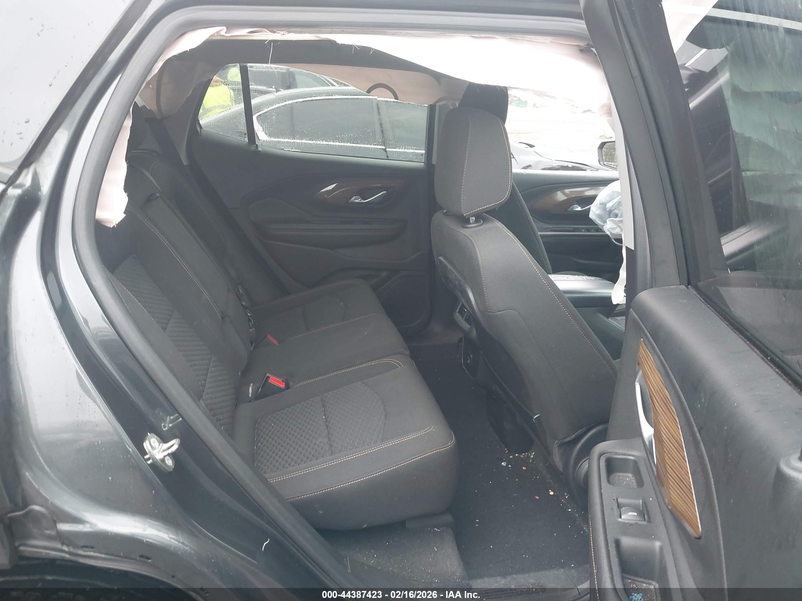GMC TERRAIN image 8