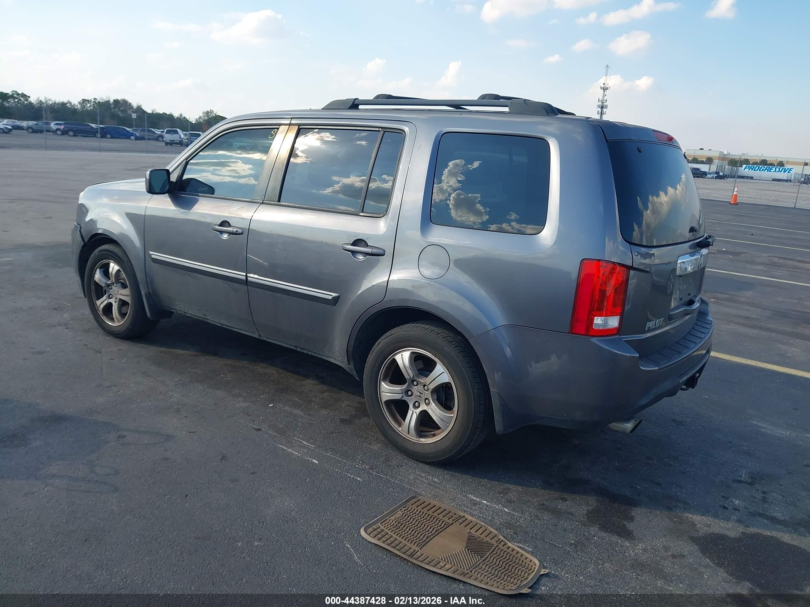 HONDA PILOT image 3