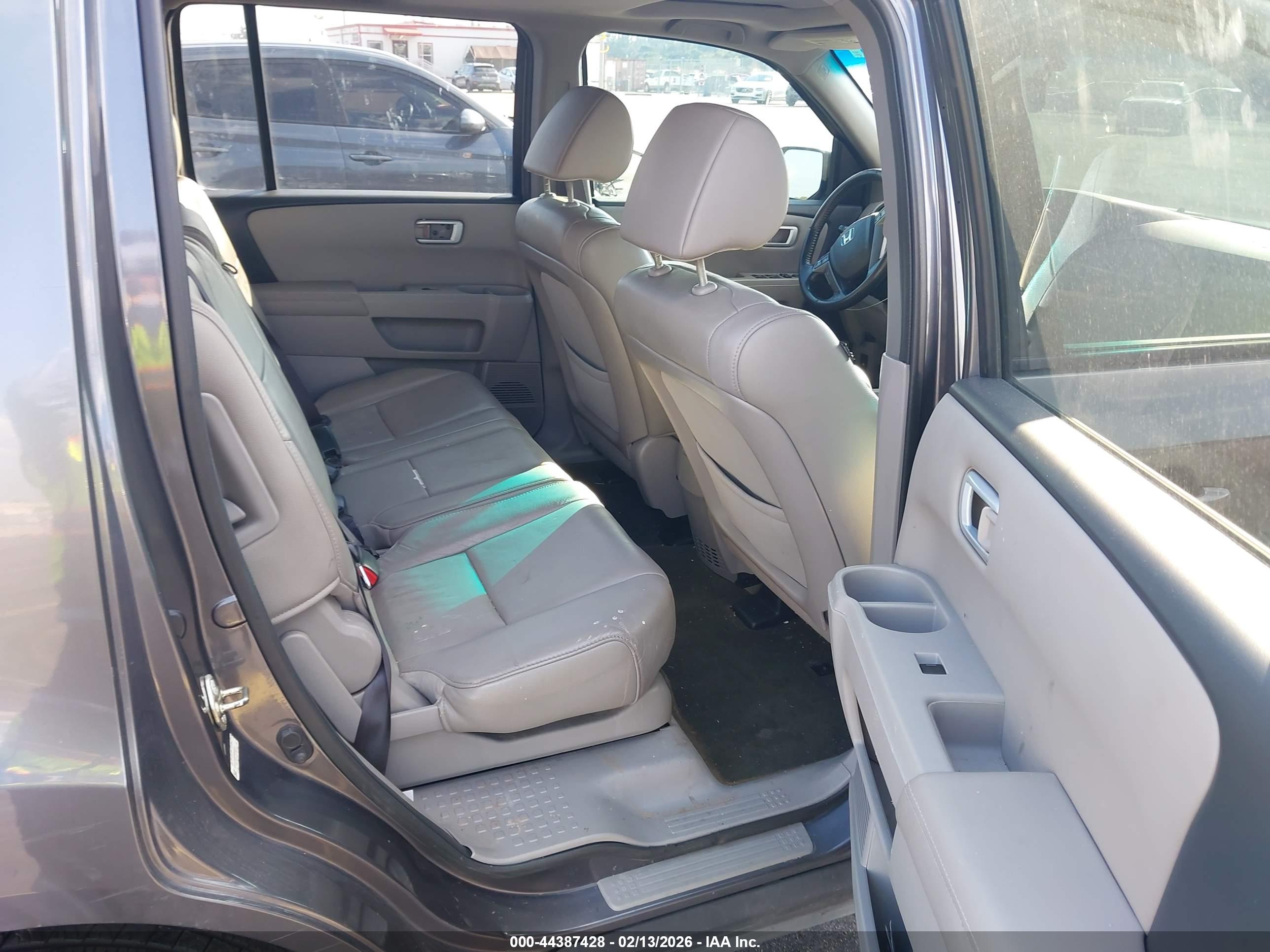 HONDA PILOT image 8