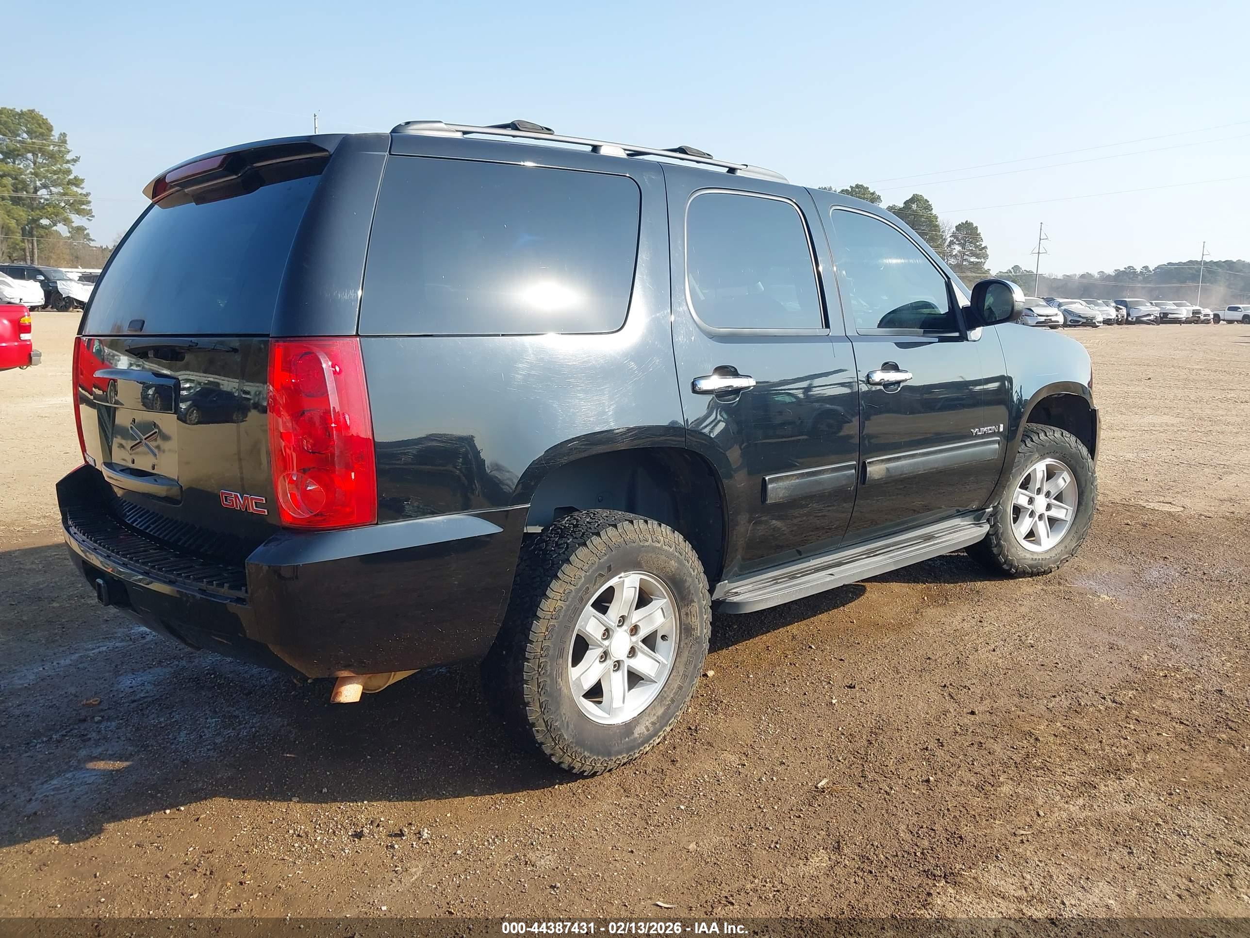 GMC YUKON image 4