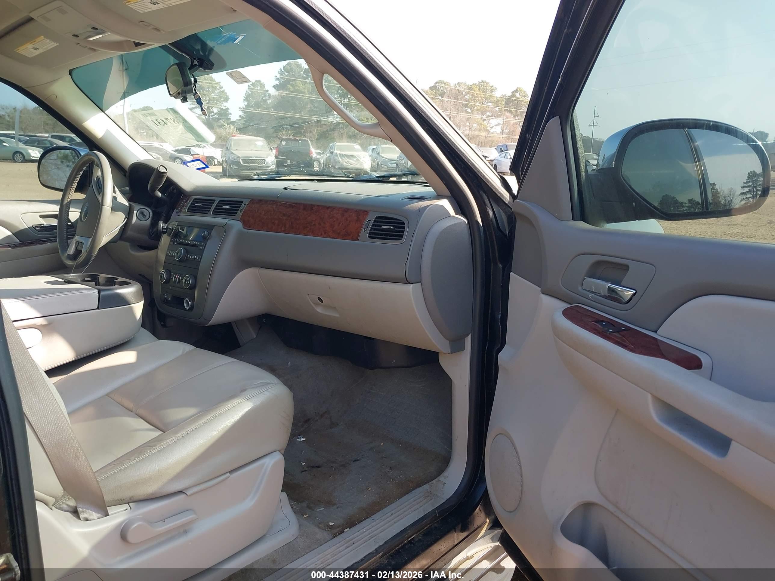 GMC YUKON image 5