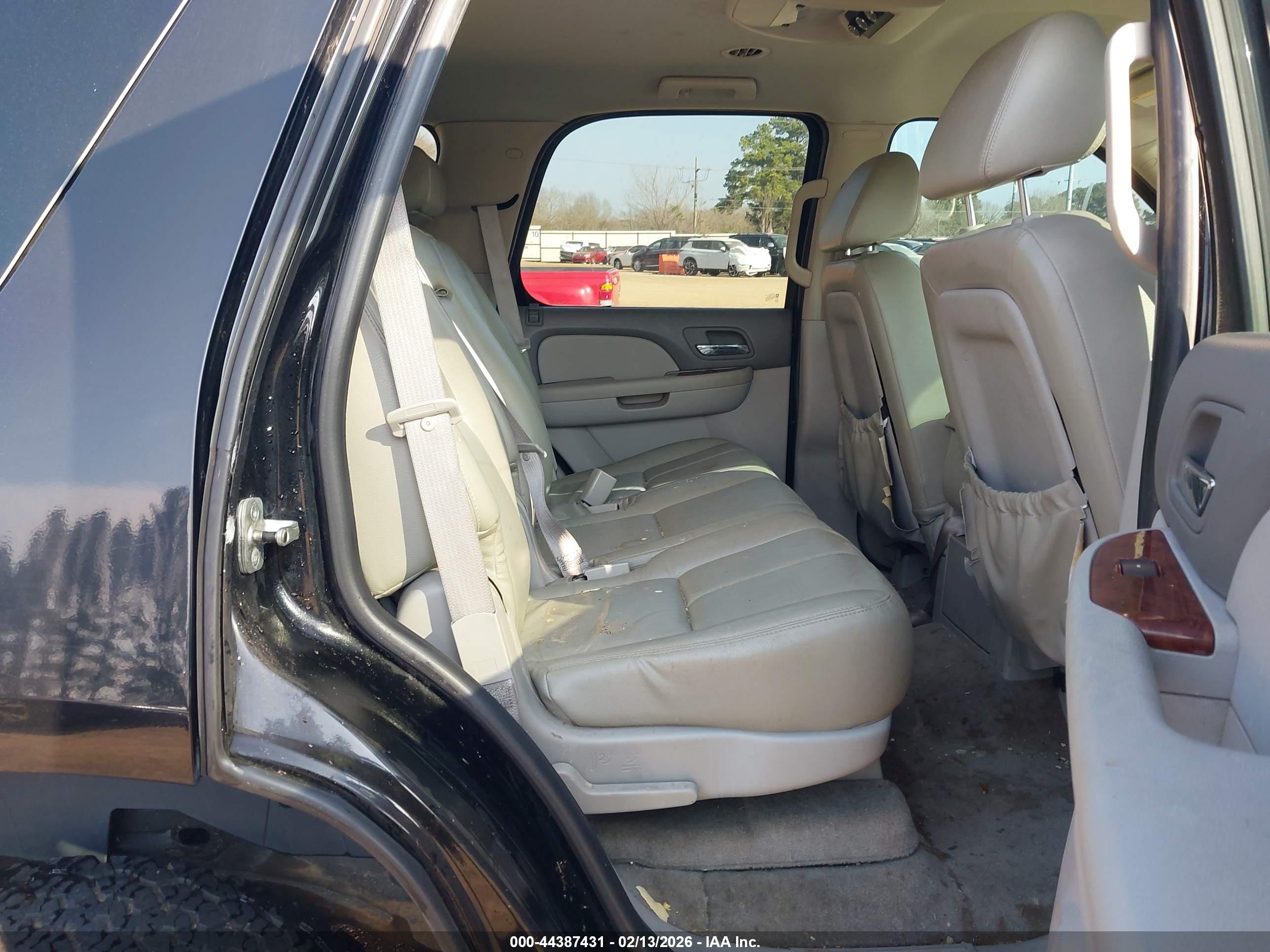 GMC YUKON image 8