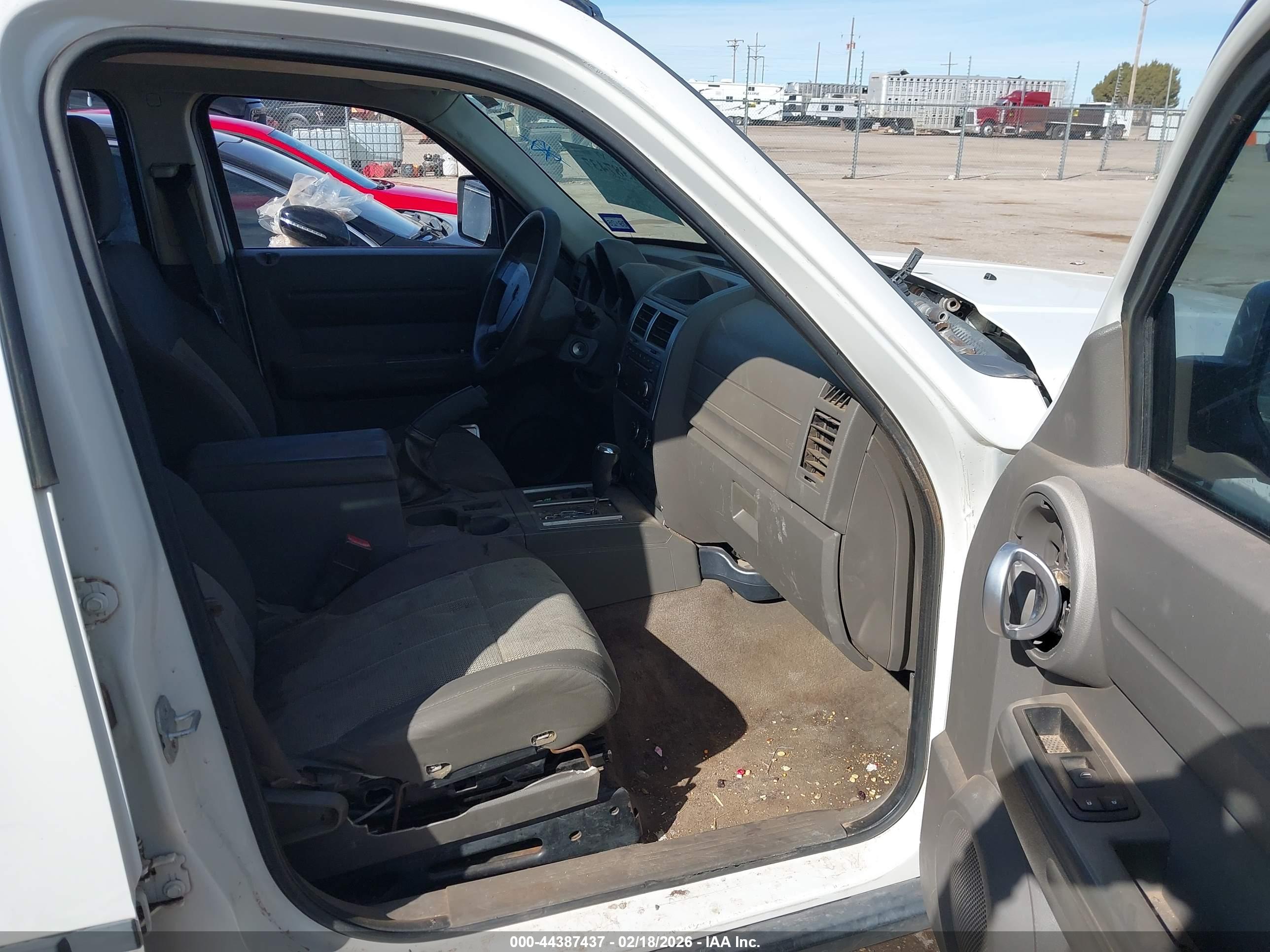 DODGE NITRO image 5