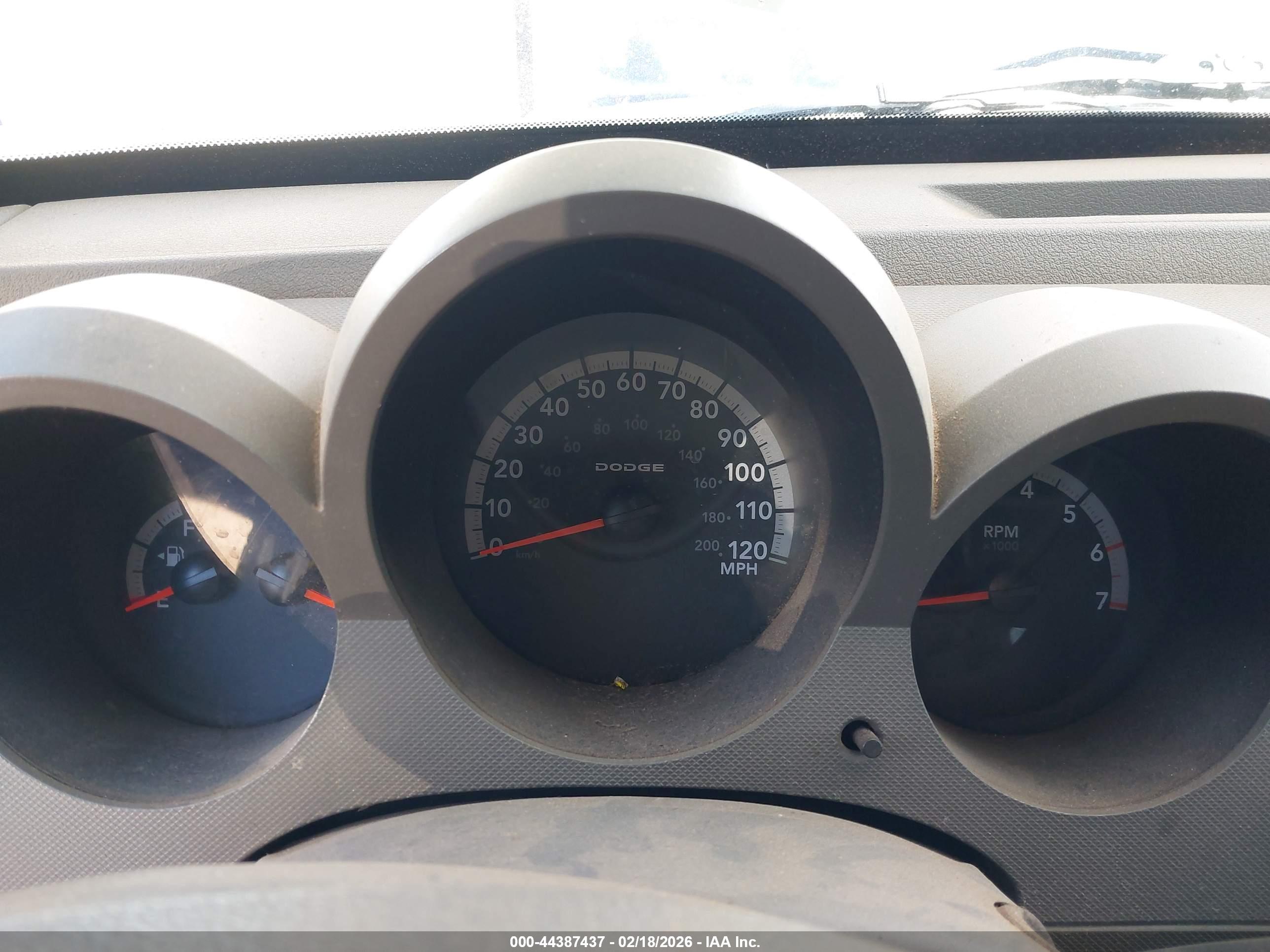 DODGE NITRO image 7