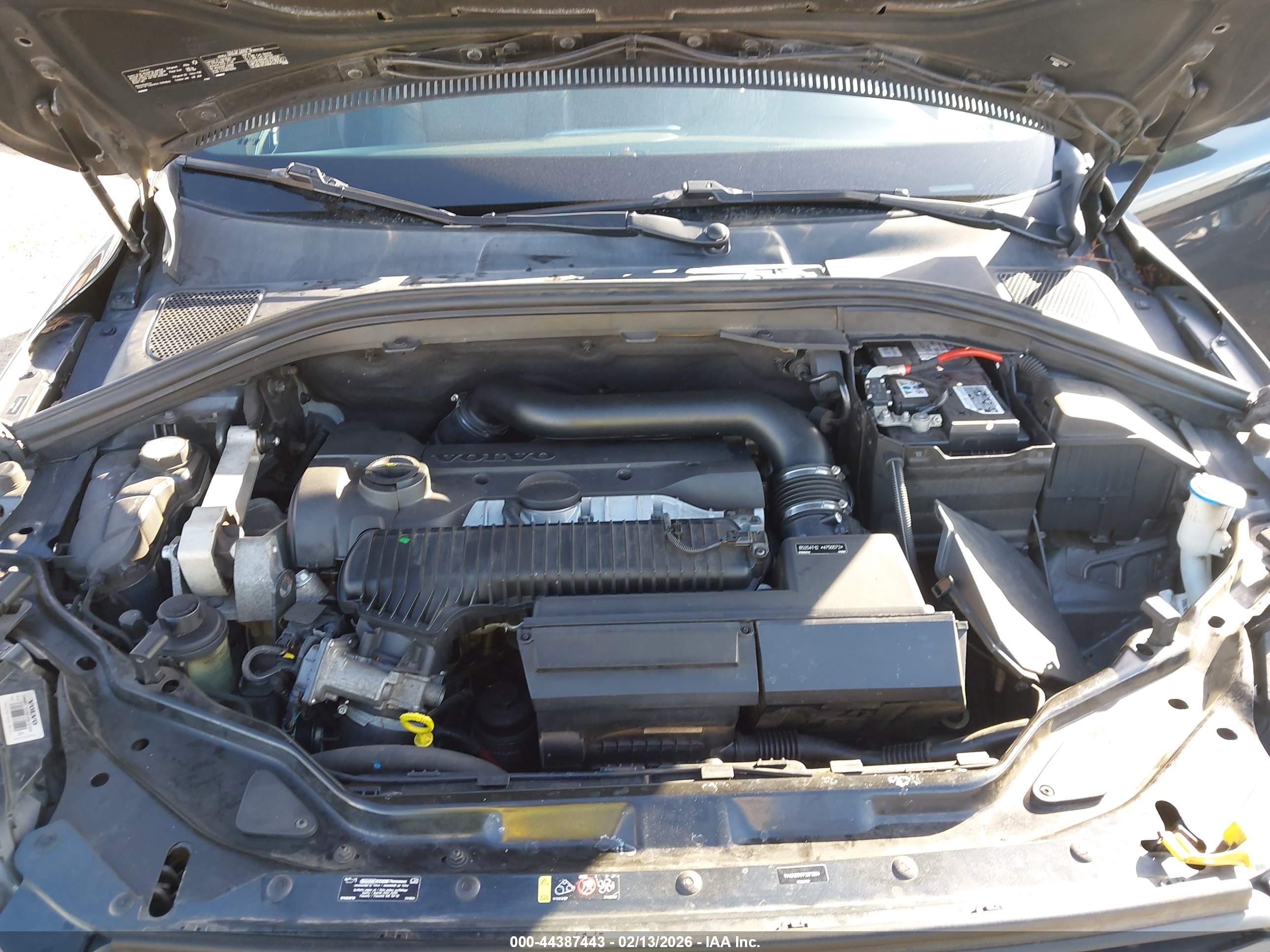VOLVO XC60 image 10