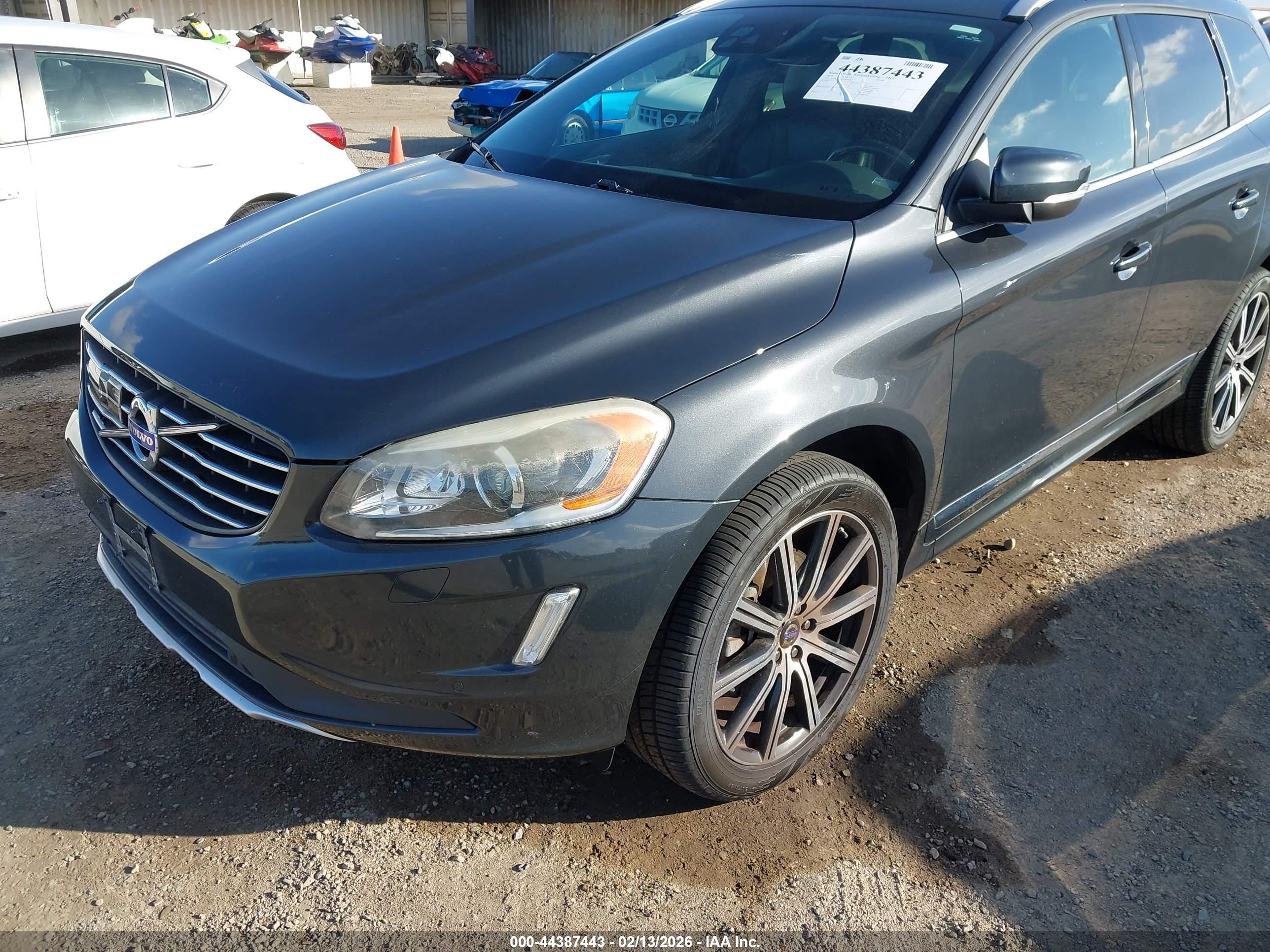 VOLVO XC60 image 6