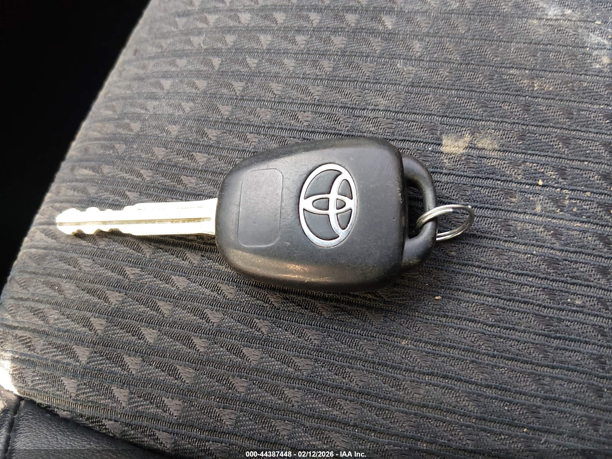TOYOTA CAMRY image 11