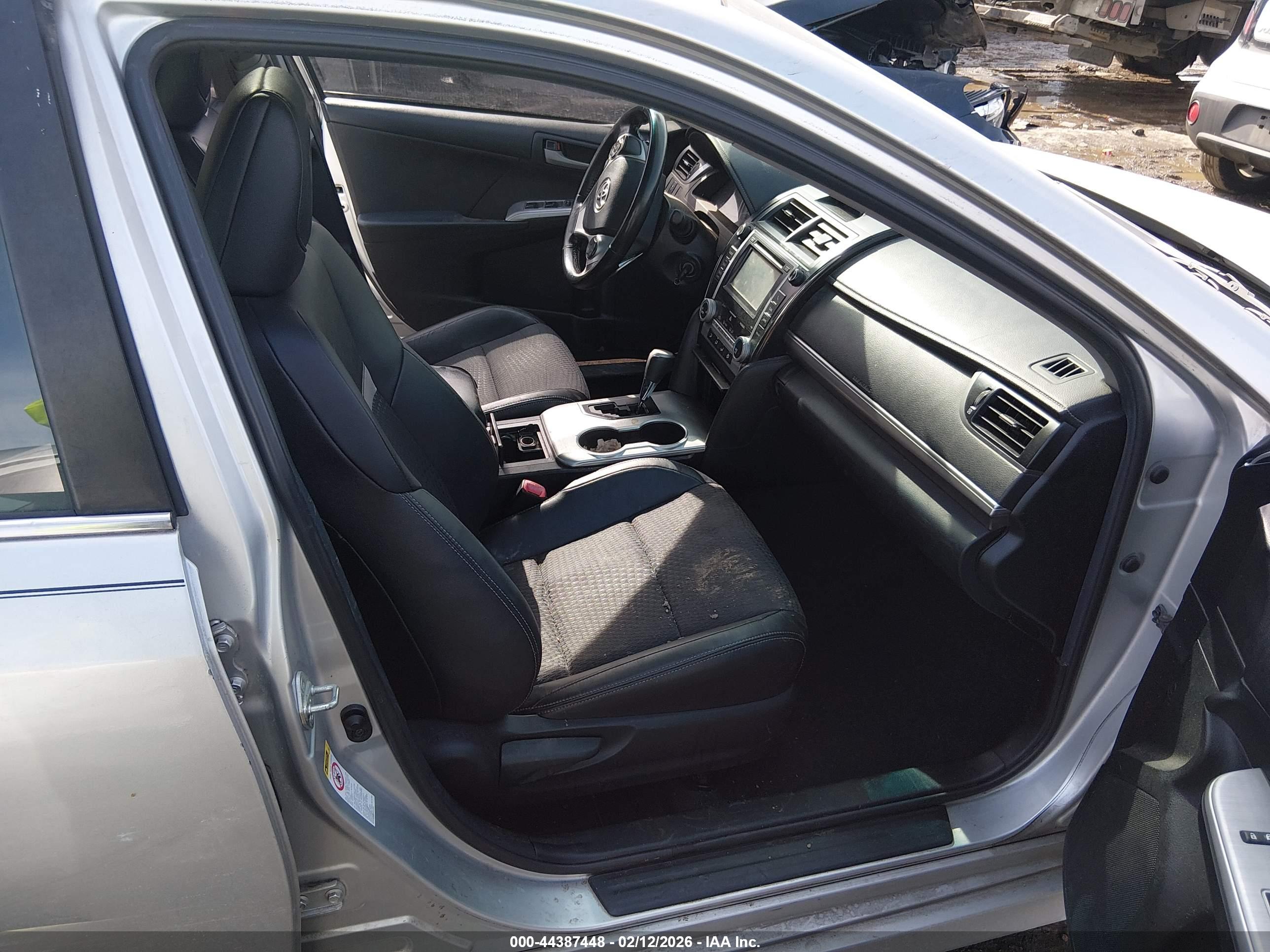 TOYOTA CAMRY image 5