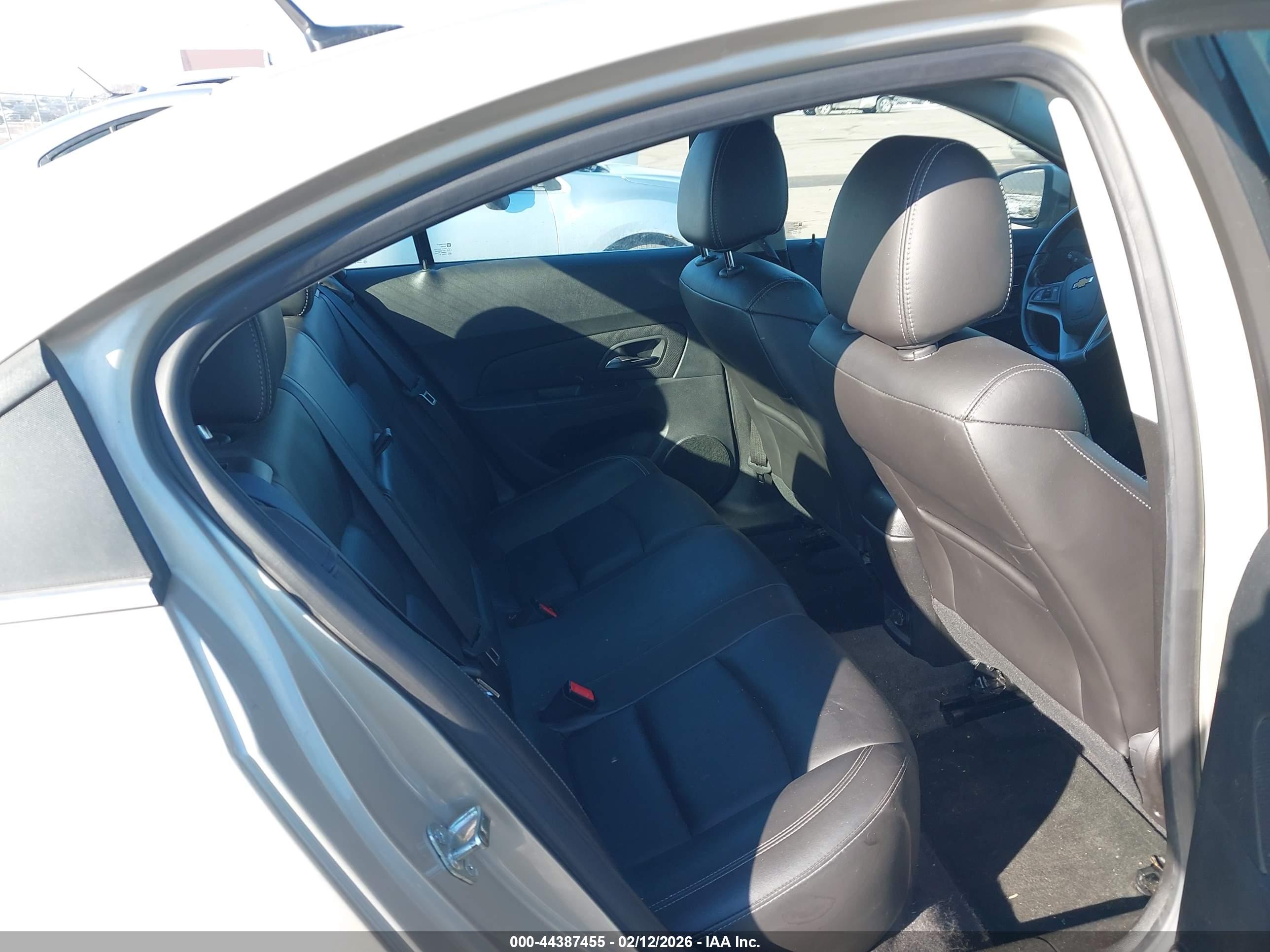 CHEVROLET CRUZE image 8
