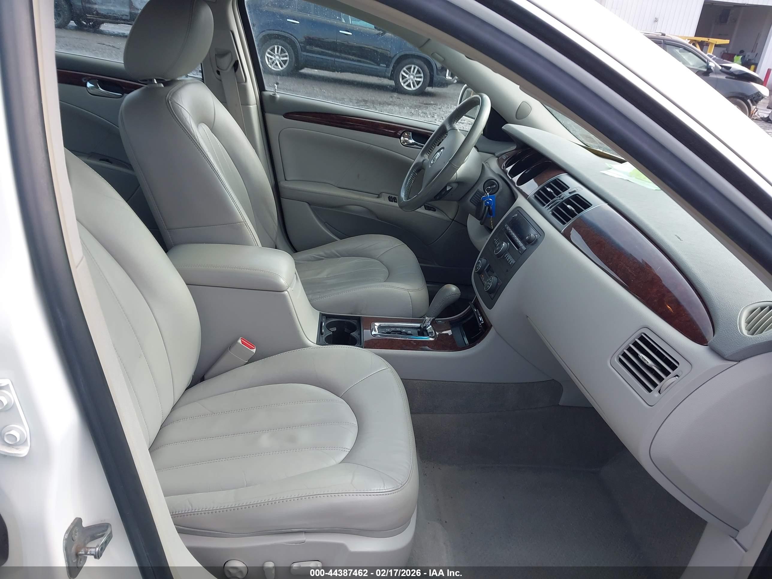 BUICK LUCERNE image 5