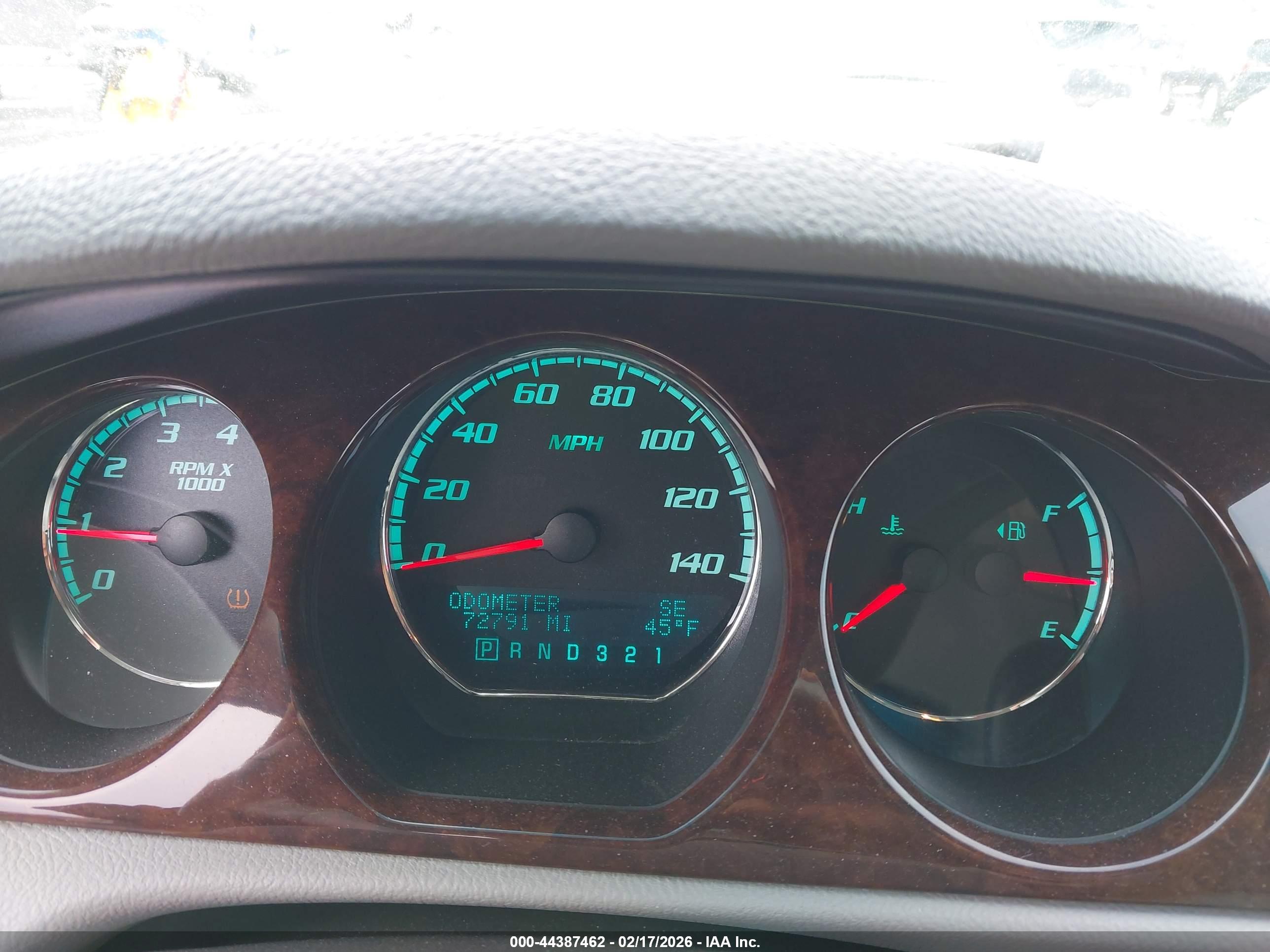 BUICK LUCERNE image 7